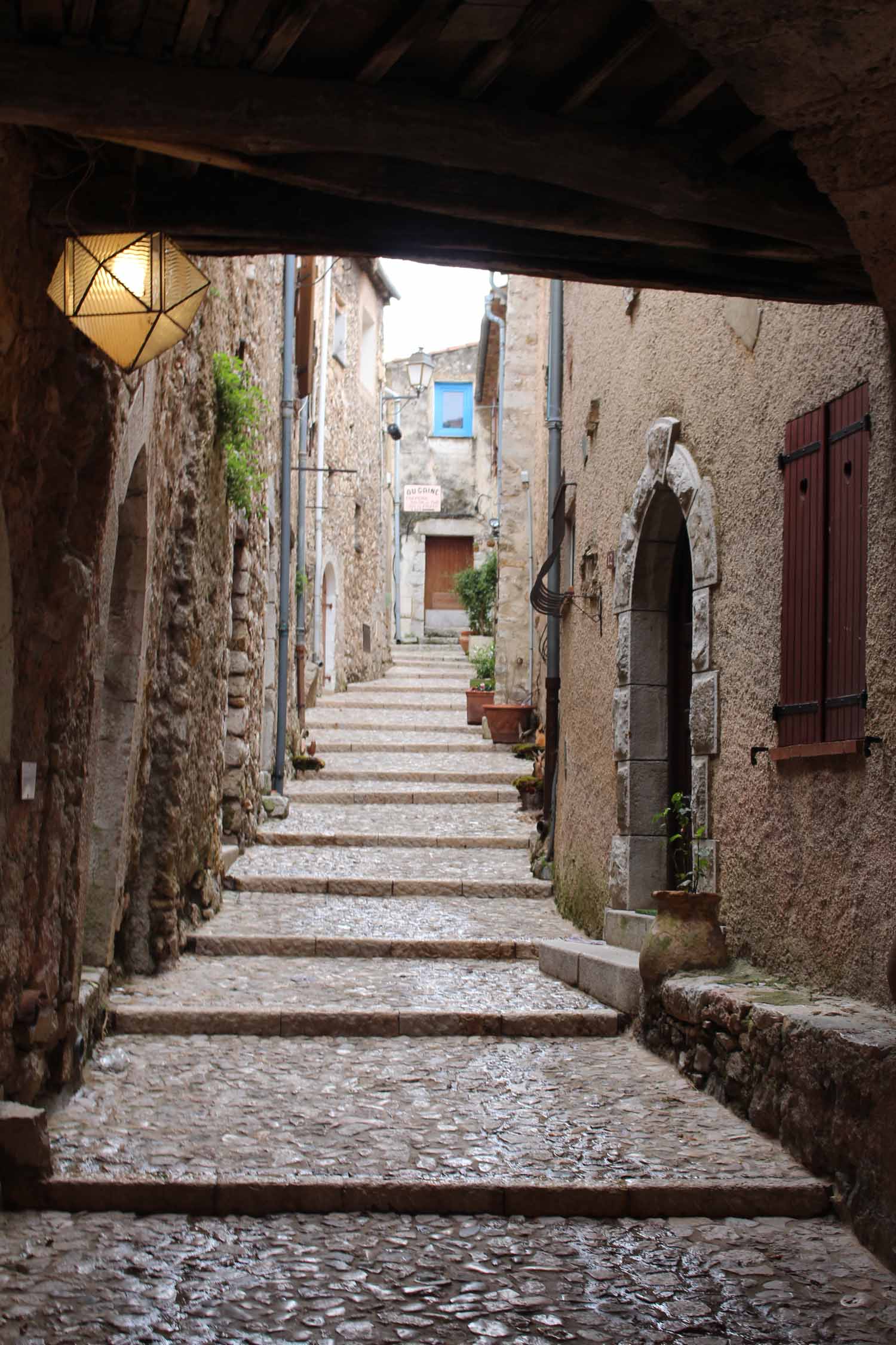 Village de Sainte-Agnès, ruelle typique, escalier