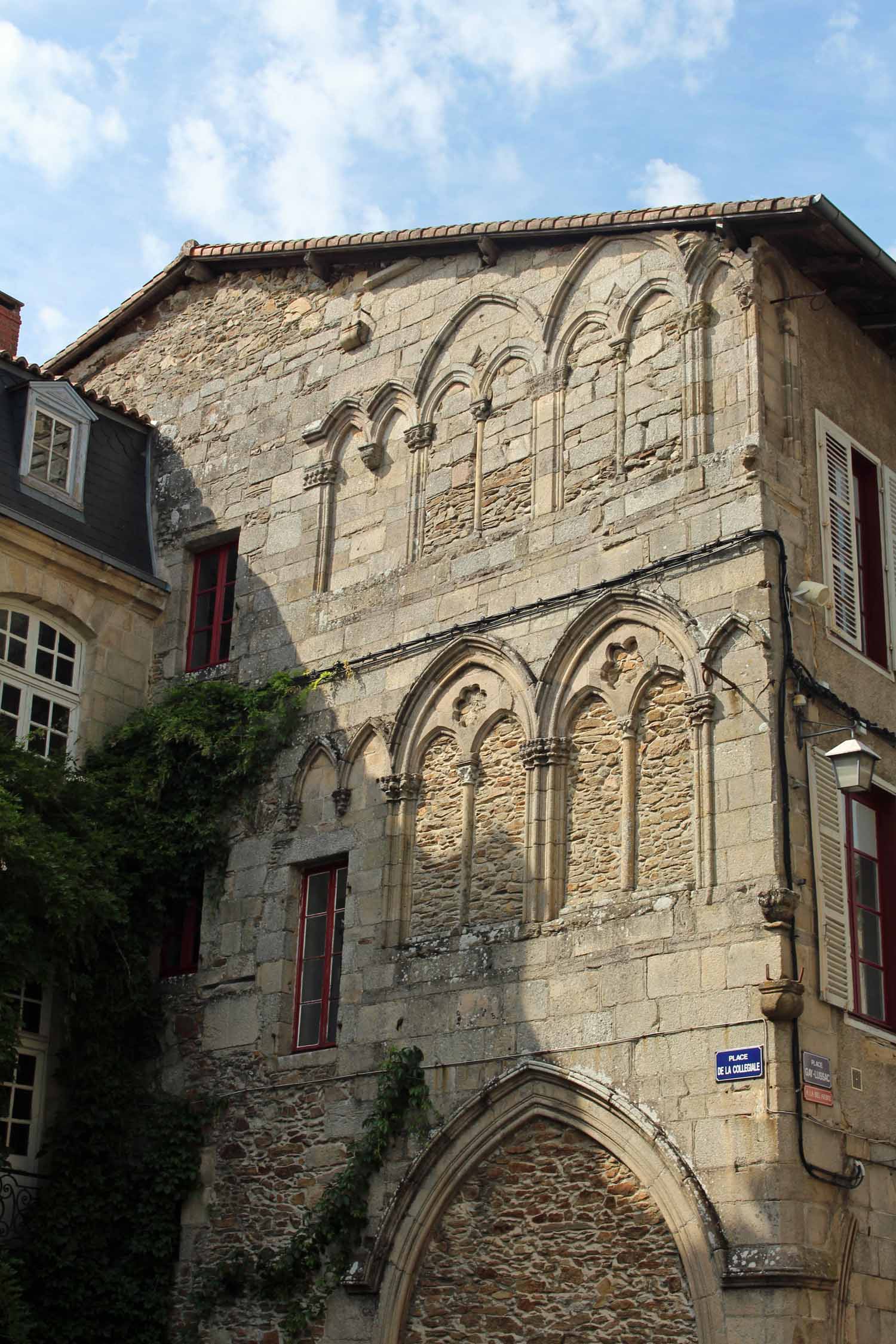 Saint-Léonard-de-Noblat, collégiale, mur