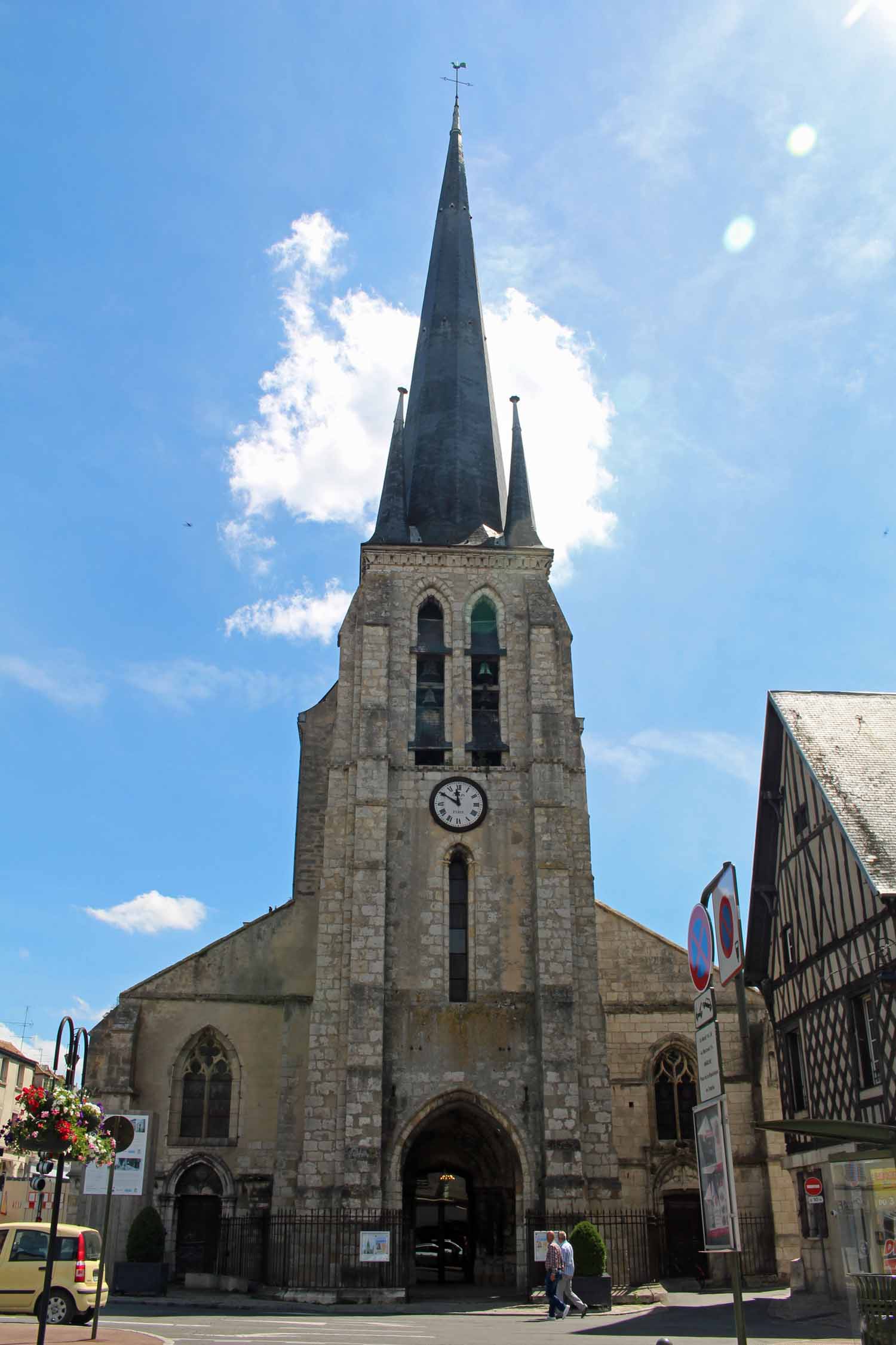 Nemours, église Saint-Jean-Baptiste