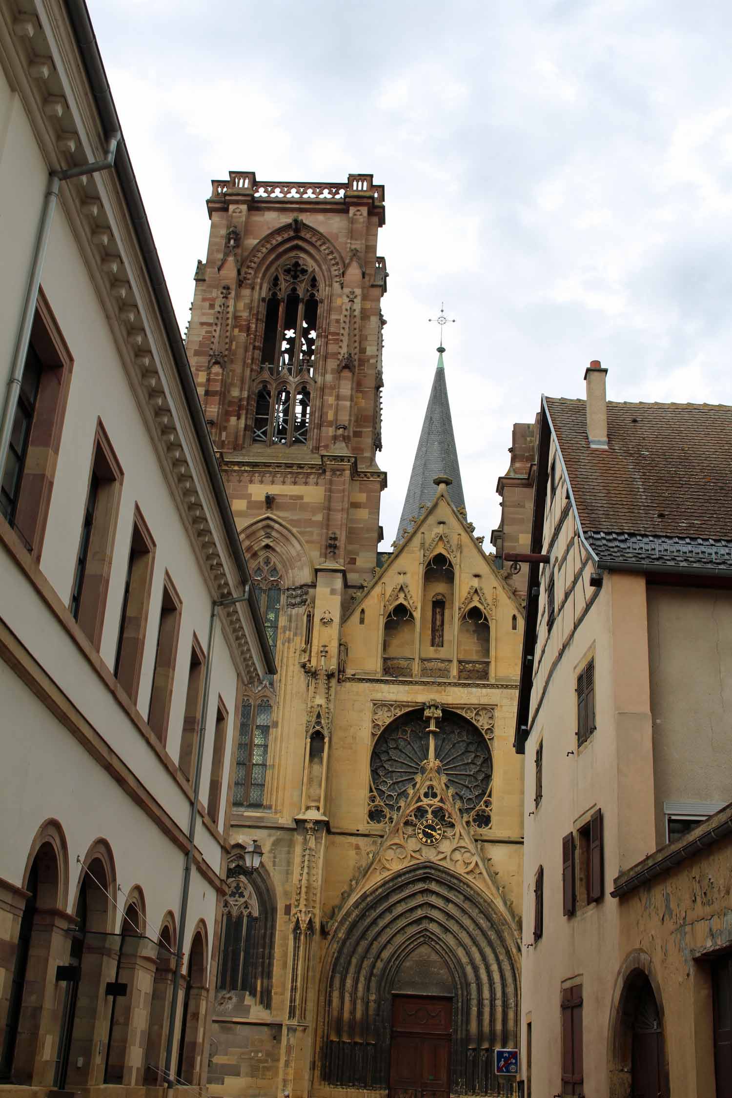 Rouffach, église Saint-Arbogast, ruelle