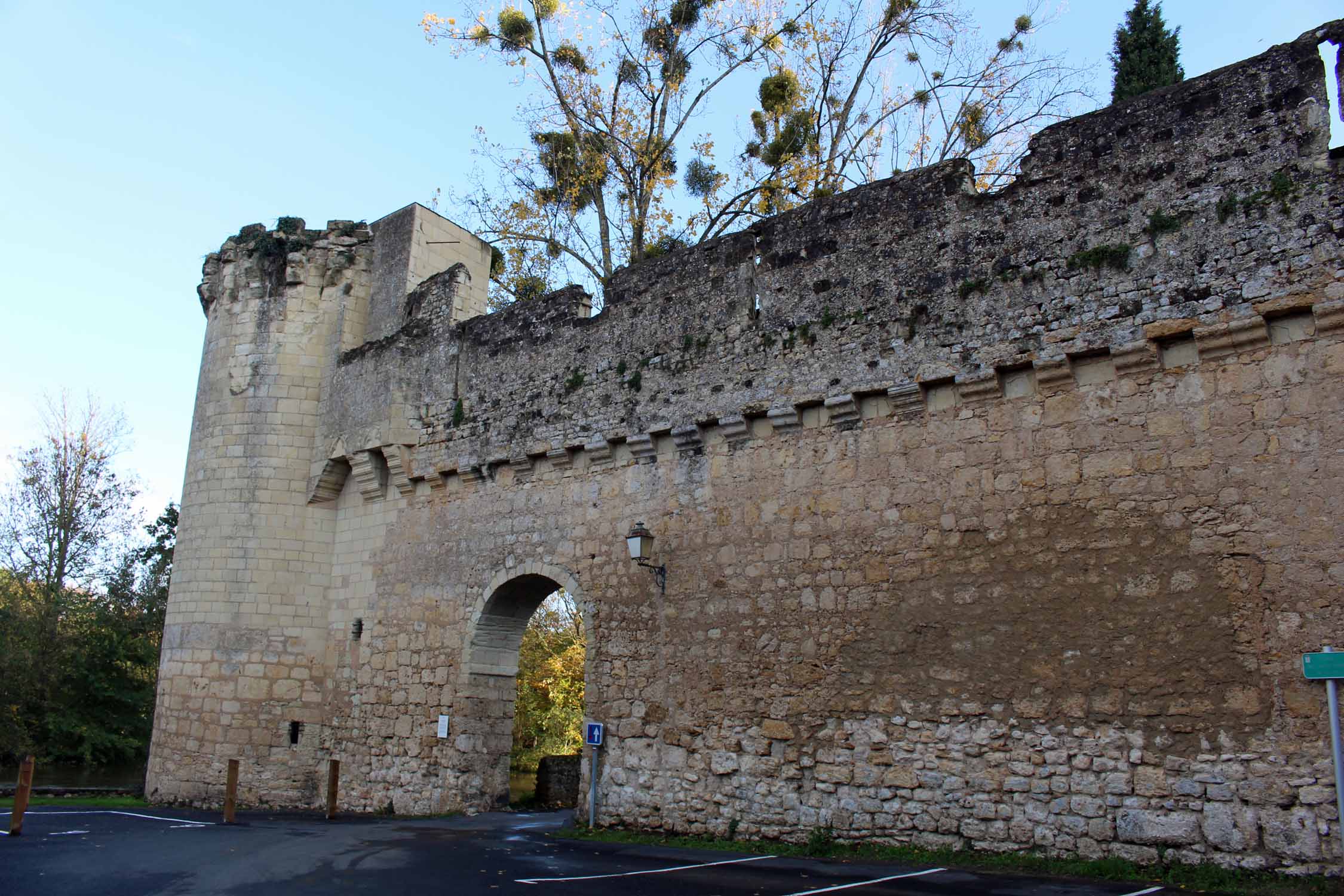 Montreuil-Bellay, la tour de Boille