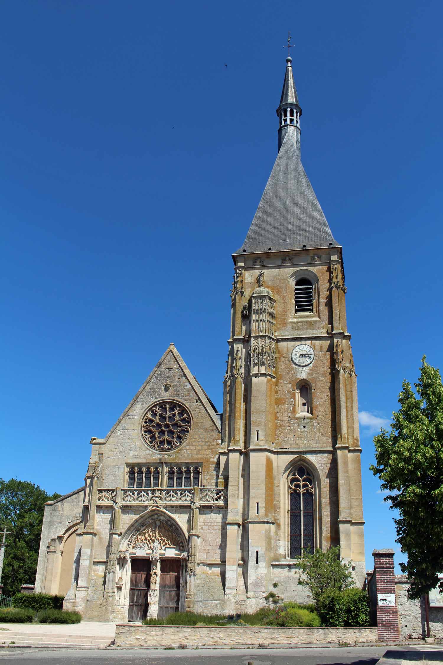 Anet, église Saint-Cyr-Saint-Julitte
