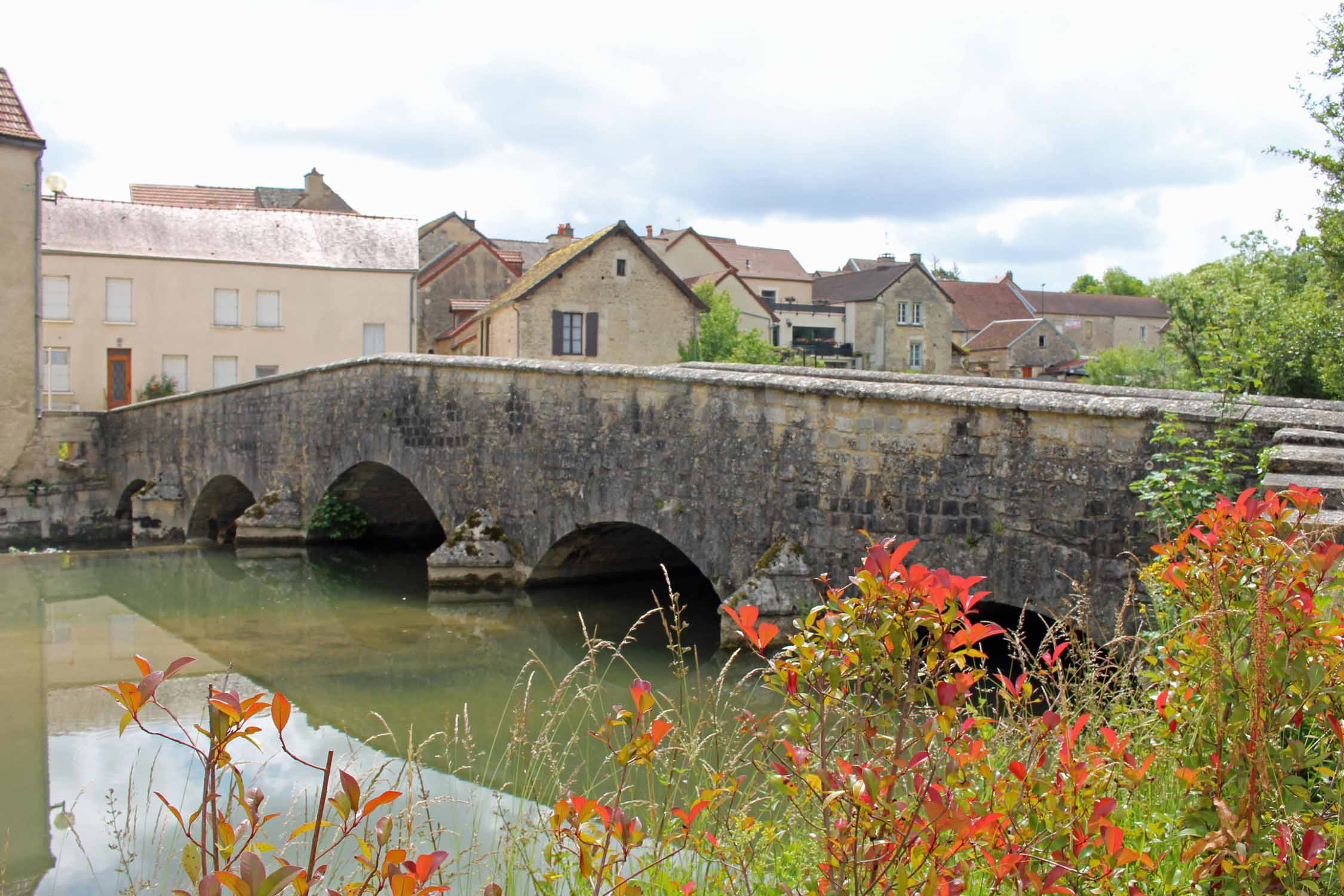 Les Riceys, pont sur la Laignes