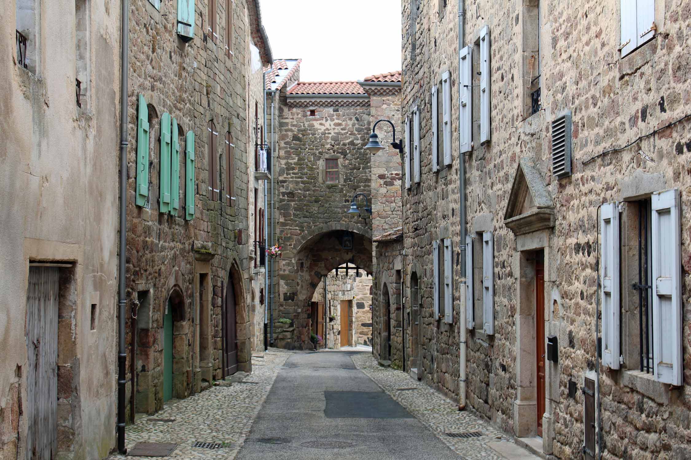 Pradelles, ruelle typique