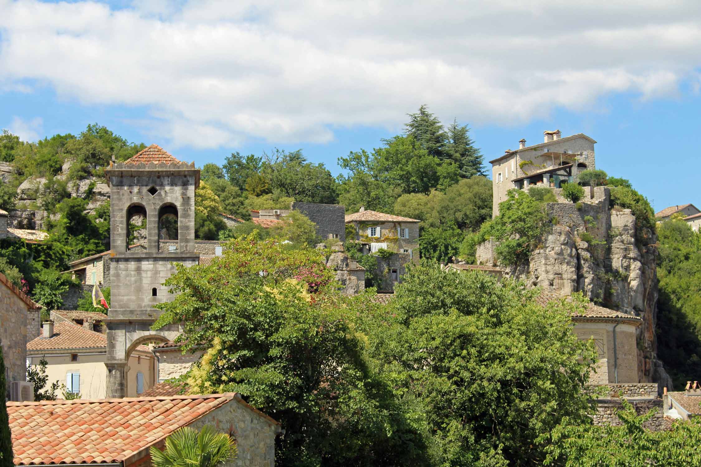 Labeaume, village