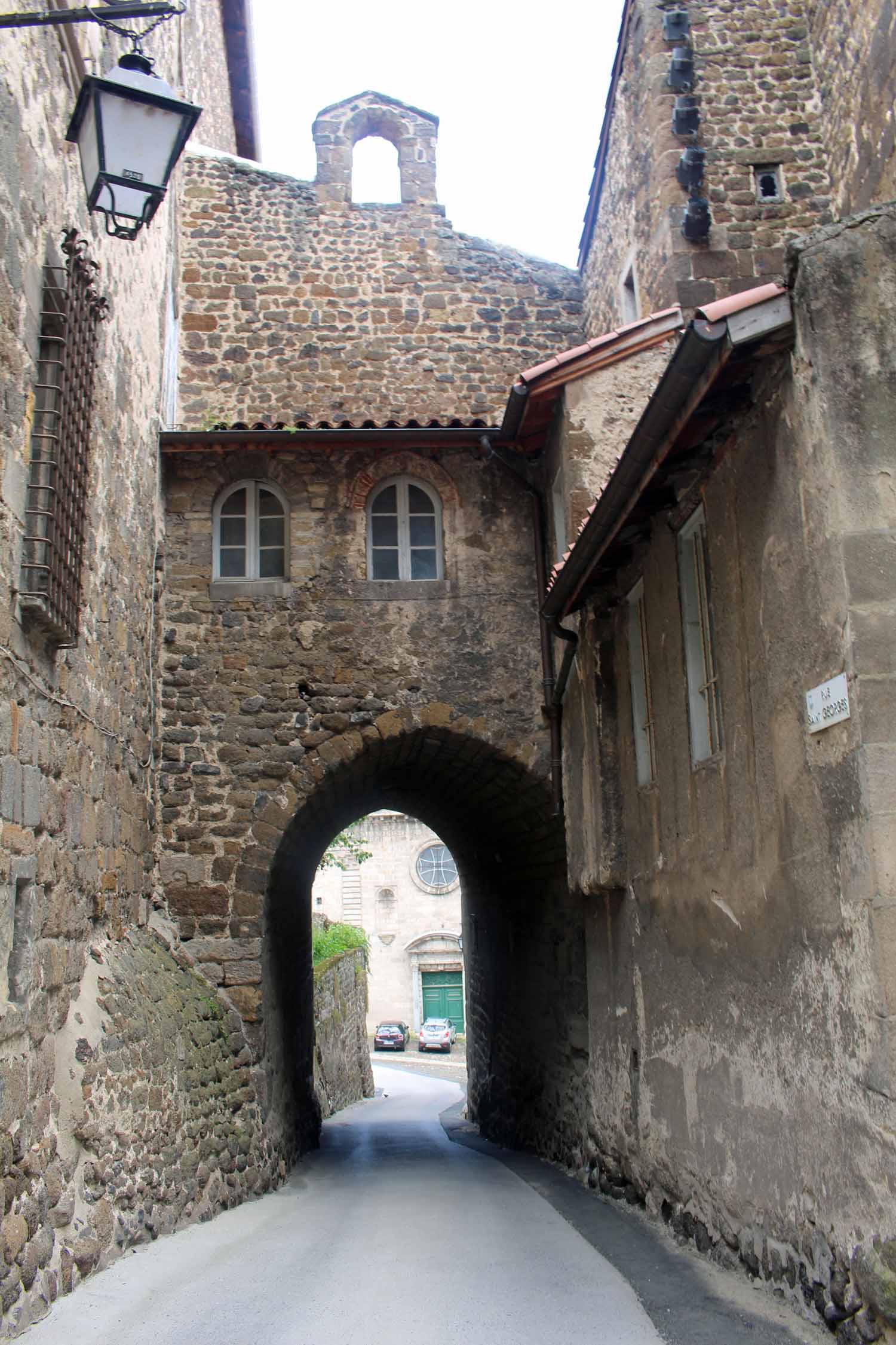 Le Puy-en-Velay, ruelle typique