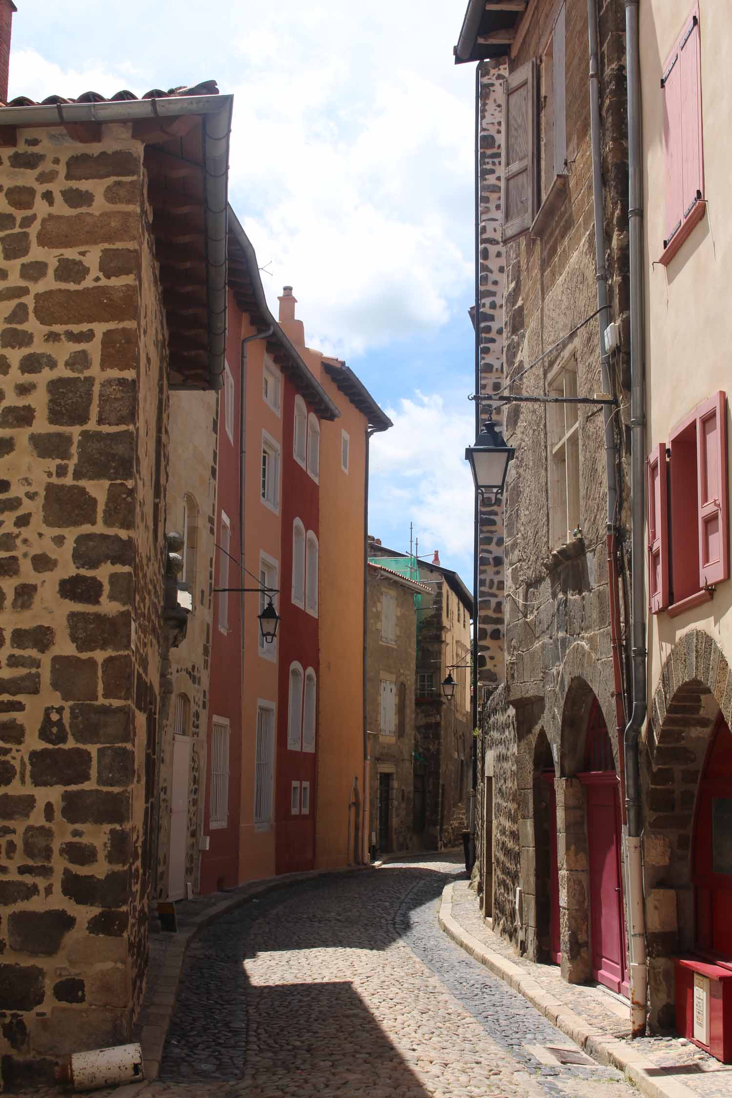 Le Puy-en-Velay, ruelle typique