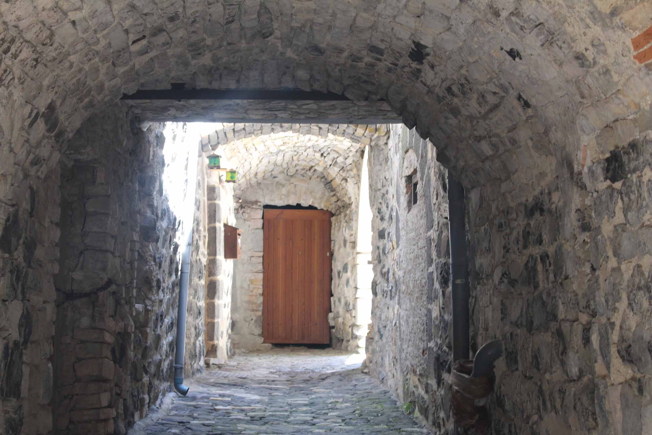 Ardèche, Mirabel, maisons en pierre