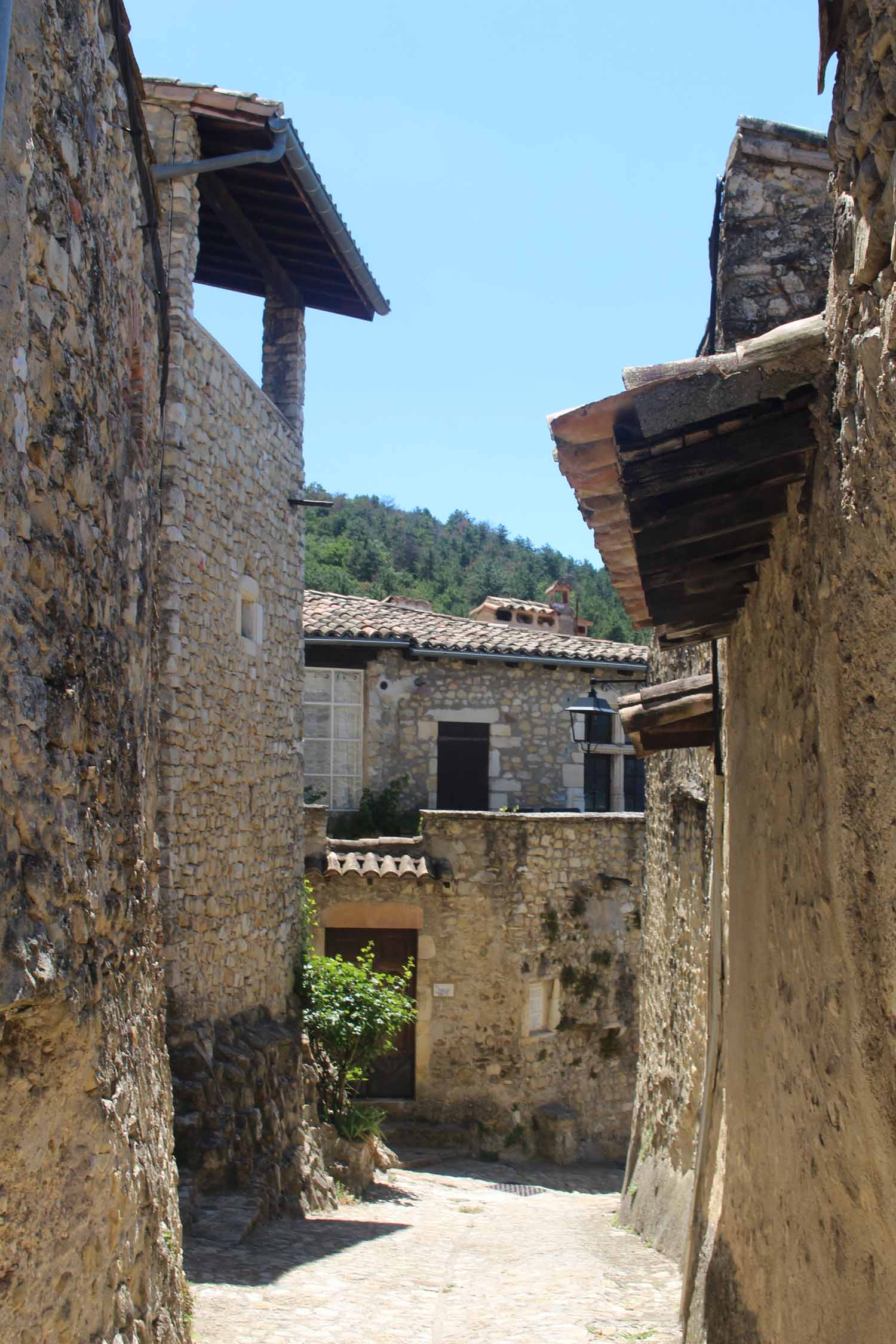 Drôme, Mirmande, ruelle typique