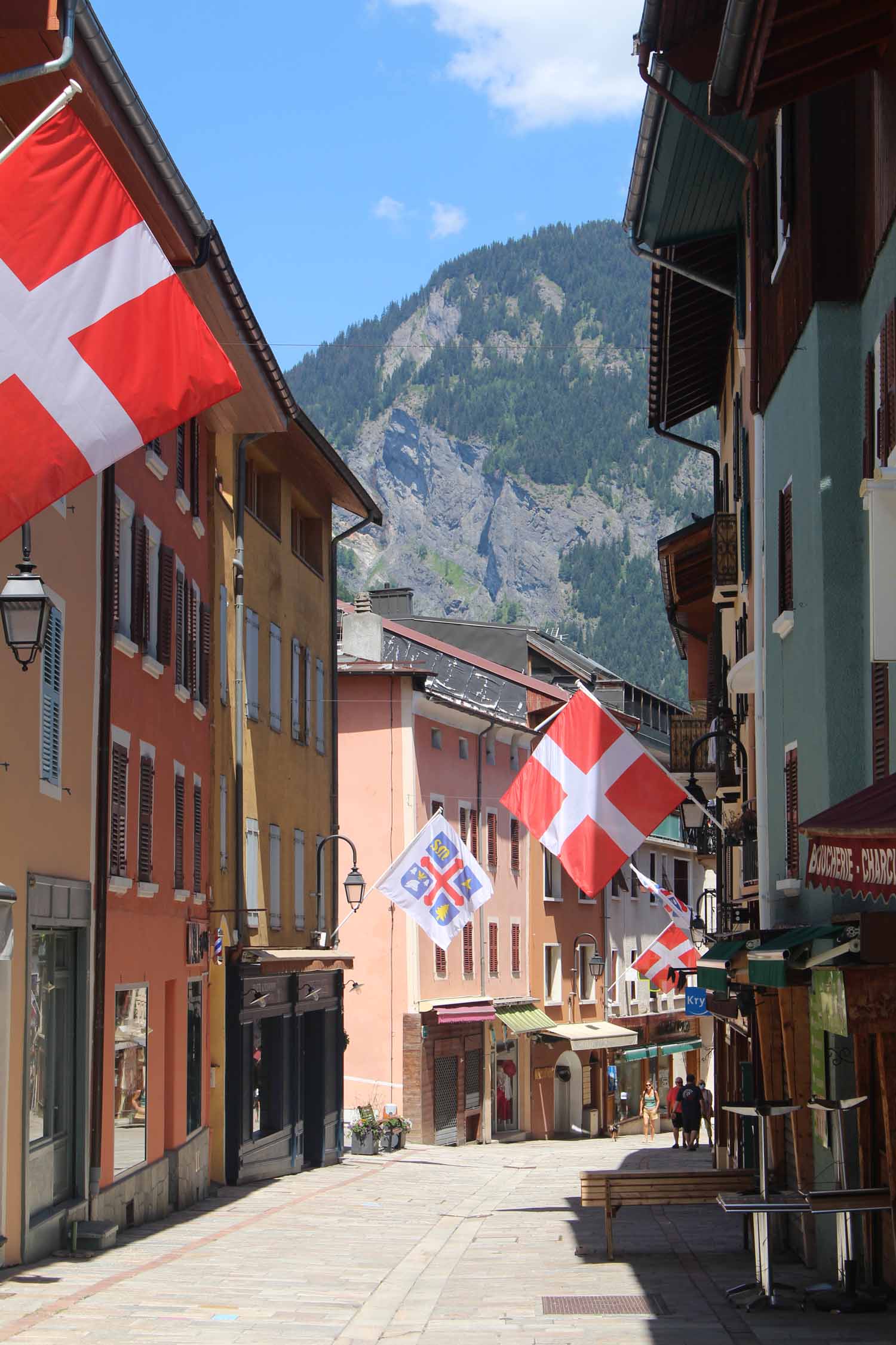 Bourg-Saint-Maurice, rue commerçante