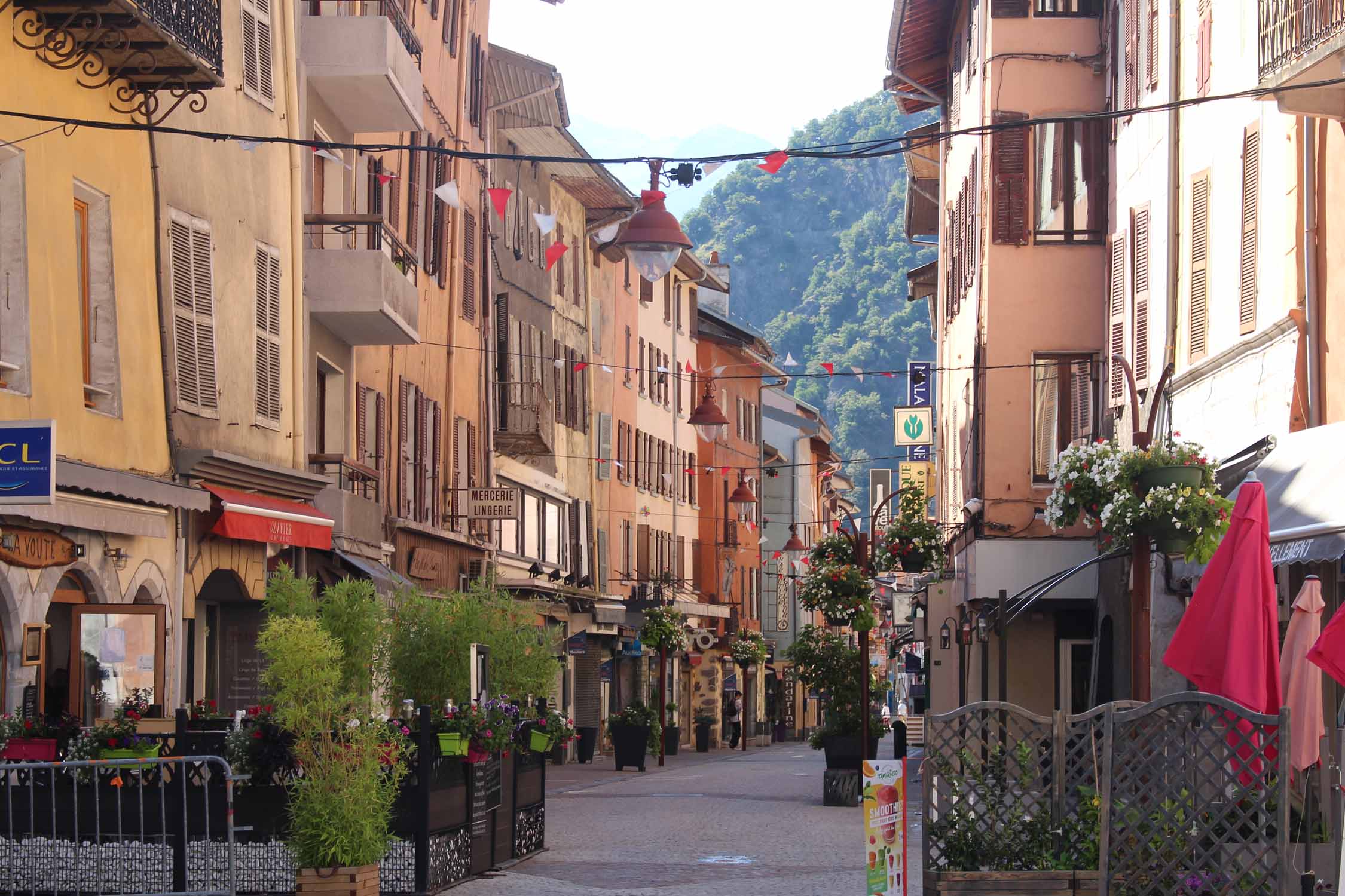 Moutiers, grande rue