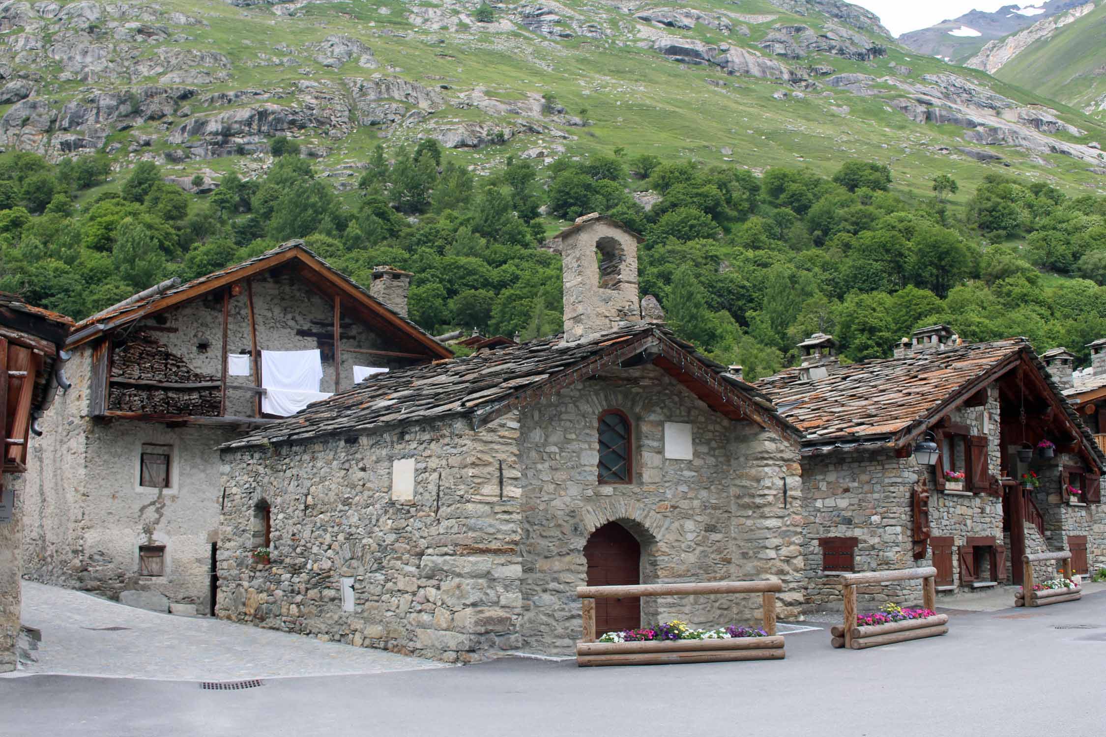 Bonneval-sur-Arc, toits en lauze