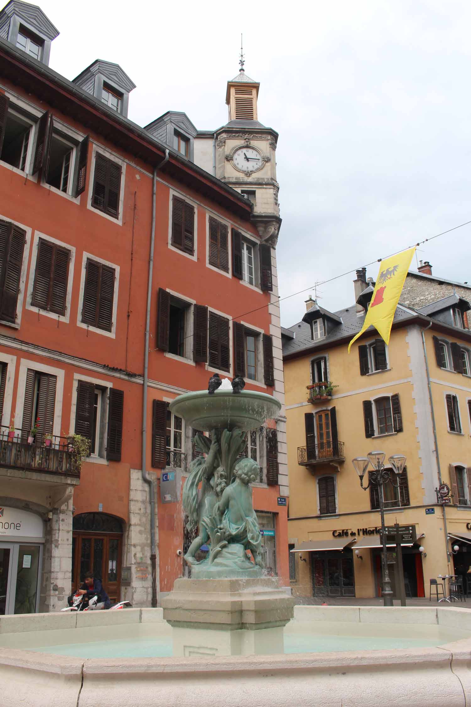 Chambéry, place Saint-Léger, fontaine