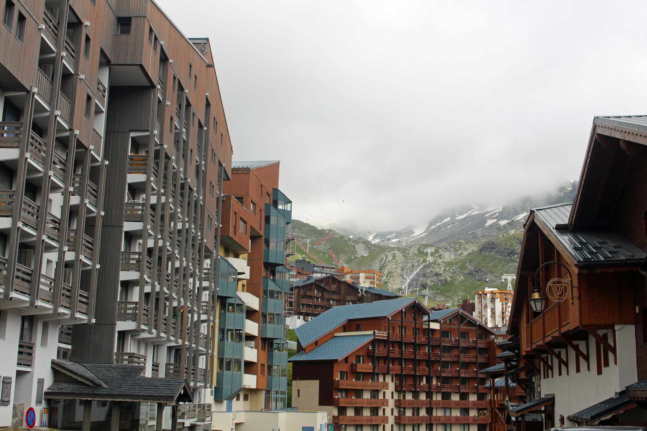 Val Thorens, bâtiments en bois