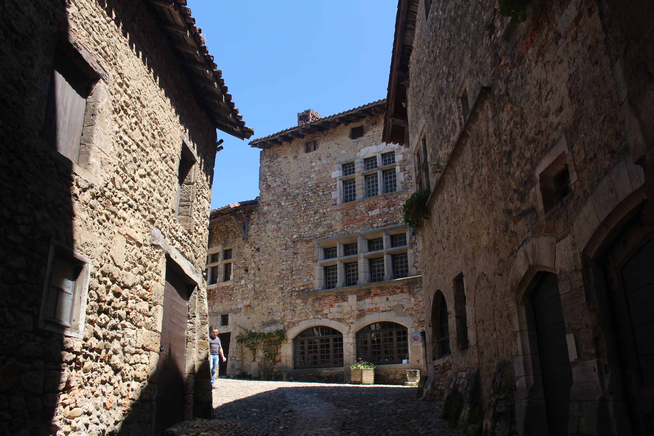 Pérouges, maisons en pierre