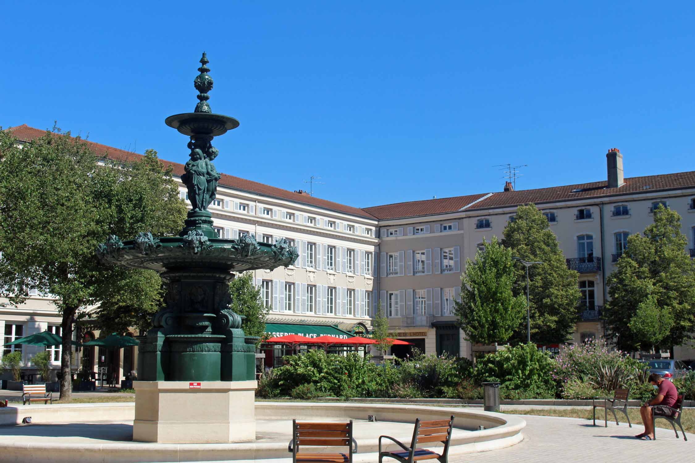 Bourg-en-Bresse, place Bernard Fontaines