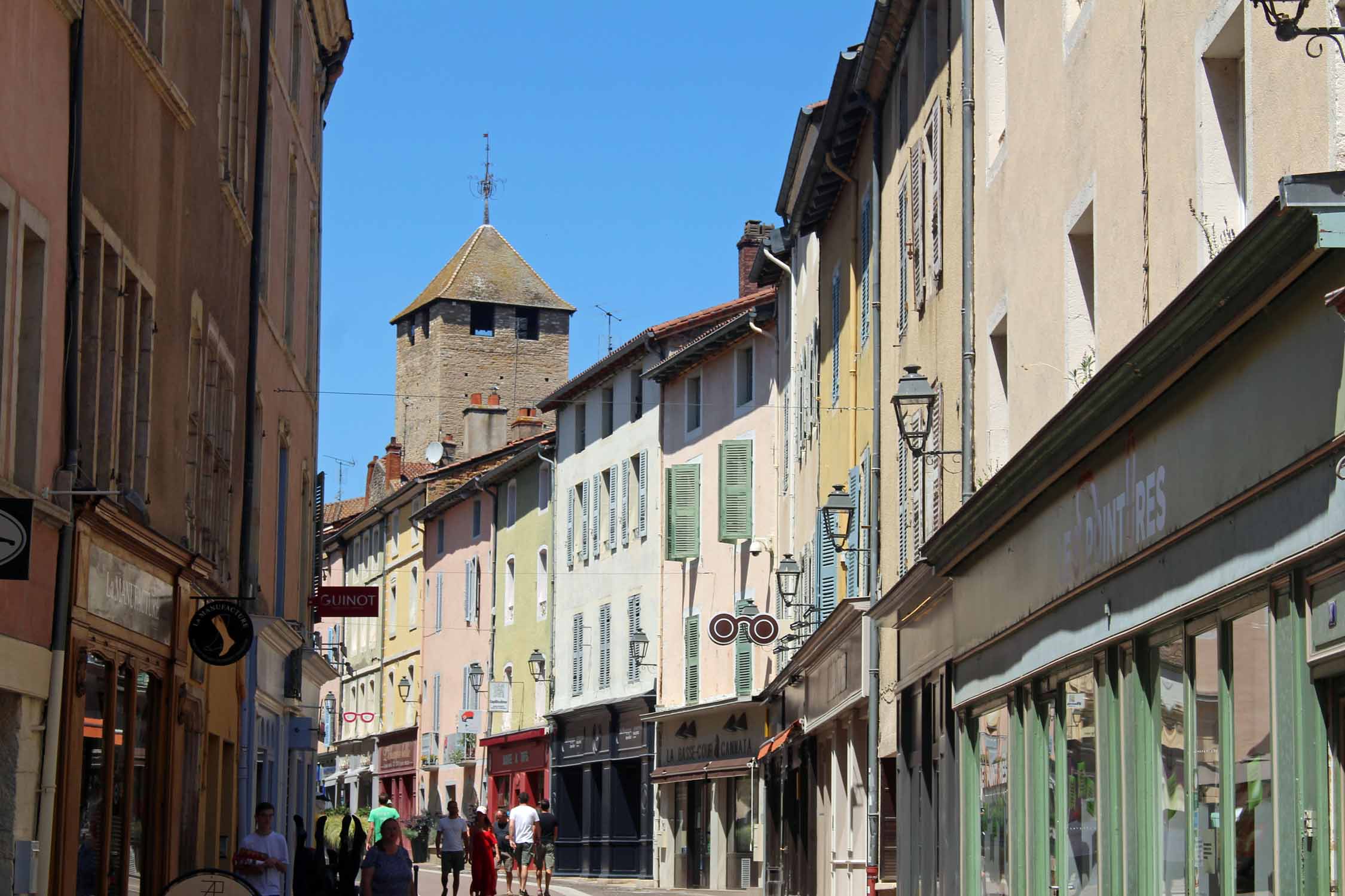 Cluny, rue commerçante