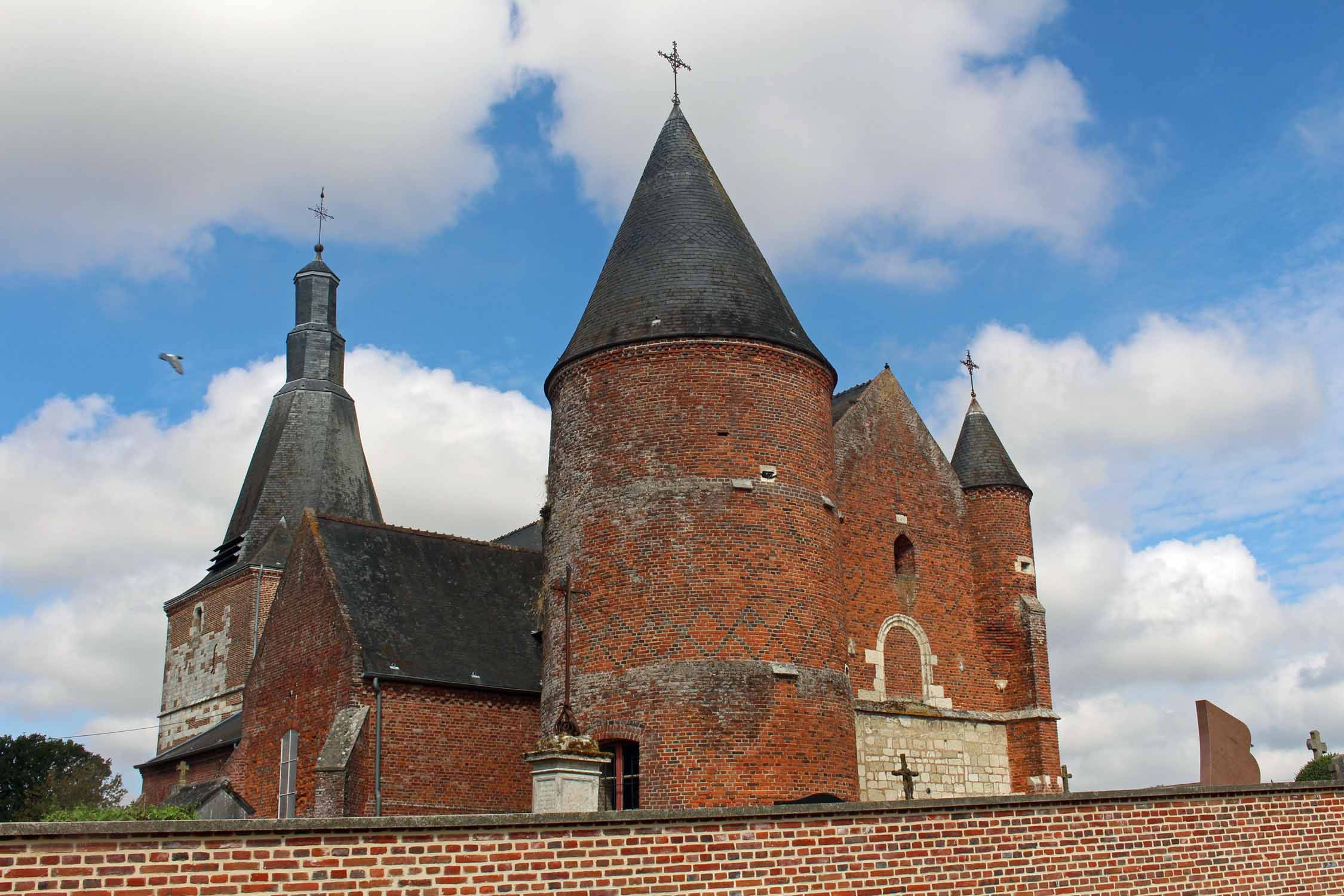 Dohis, église fortifiée