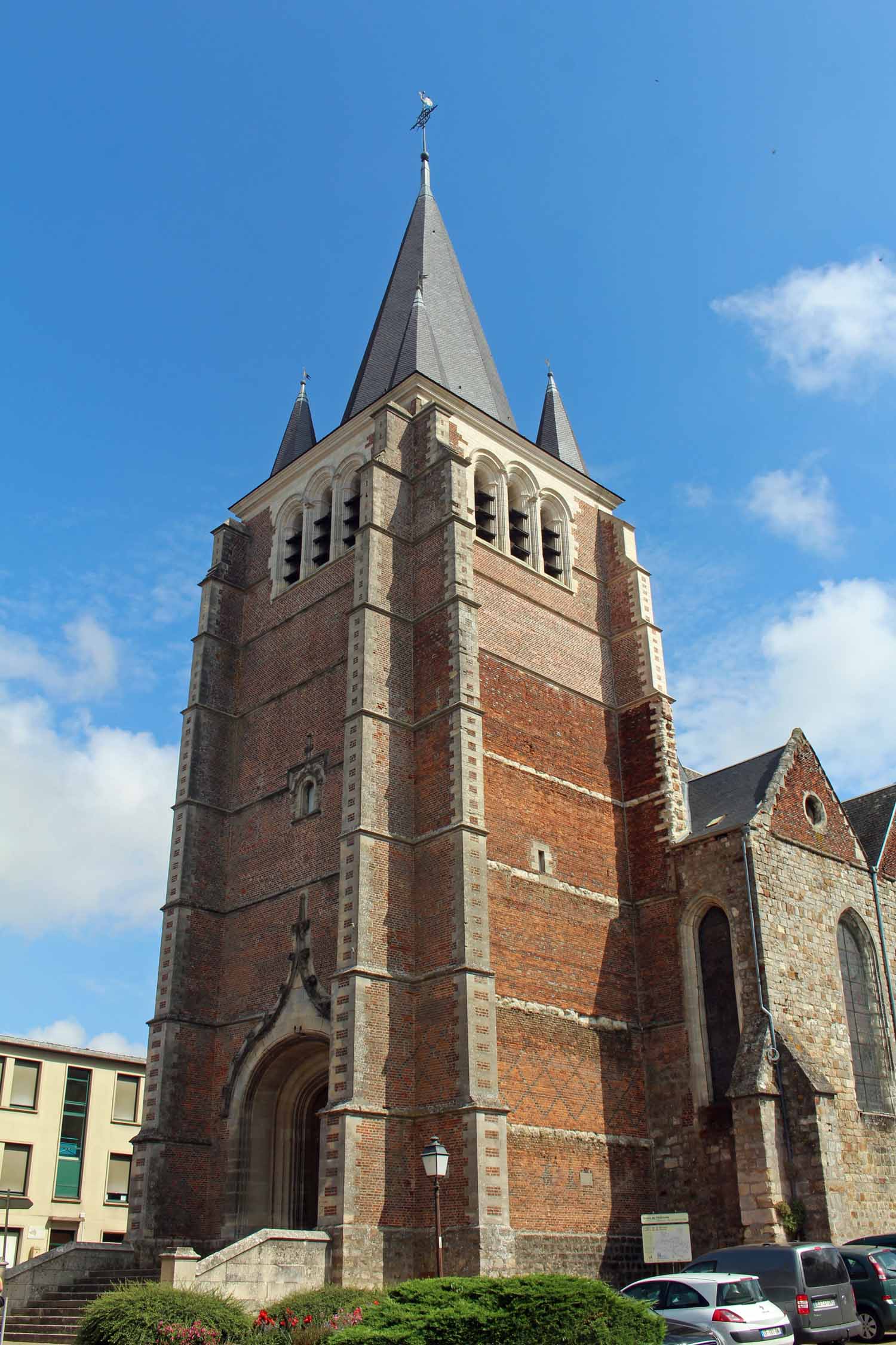 Vervins, église fortifiée Notre-Dame