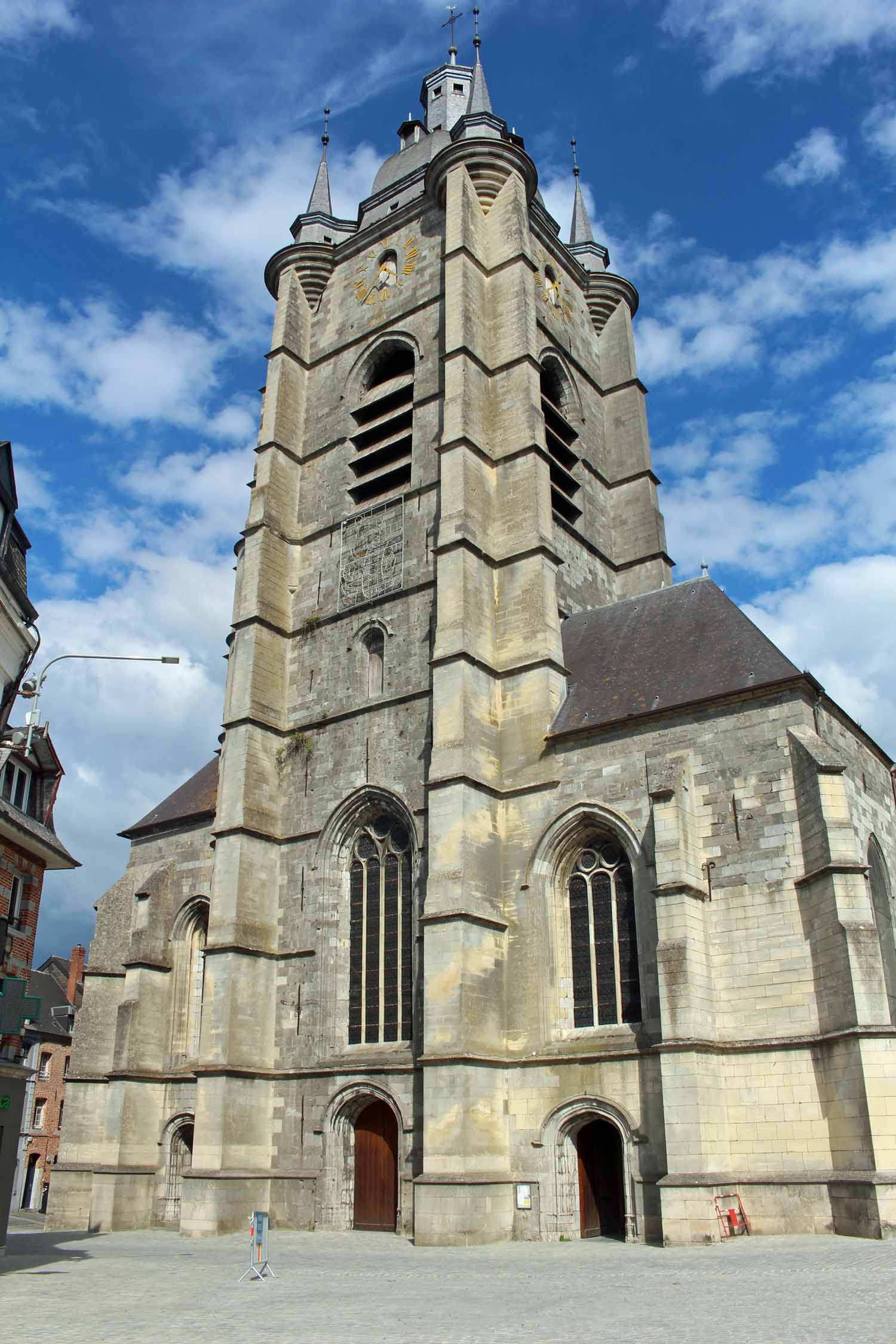 Avesnes-sur-Helpe, collégiale Saint-Nicolas