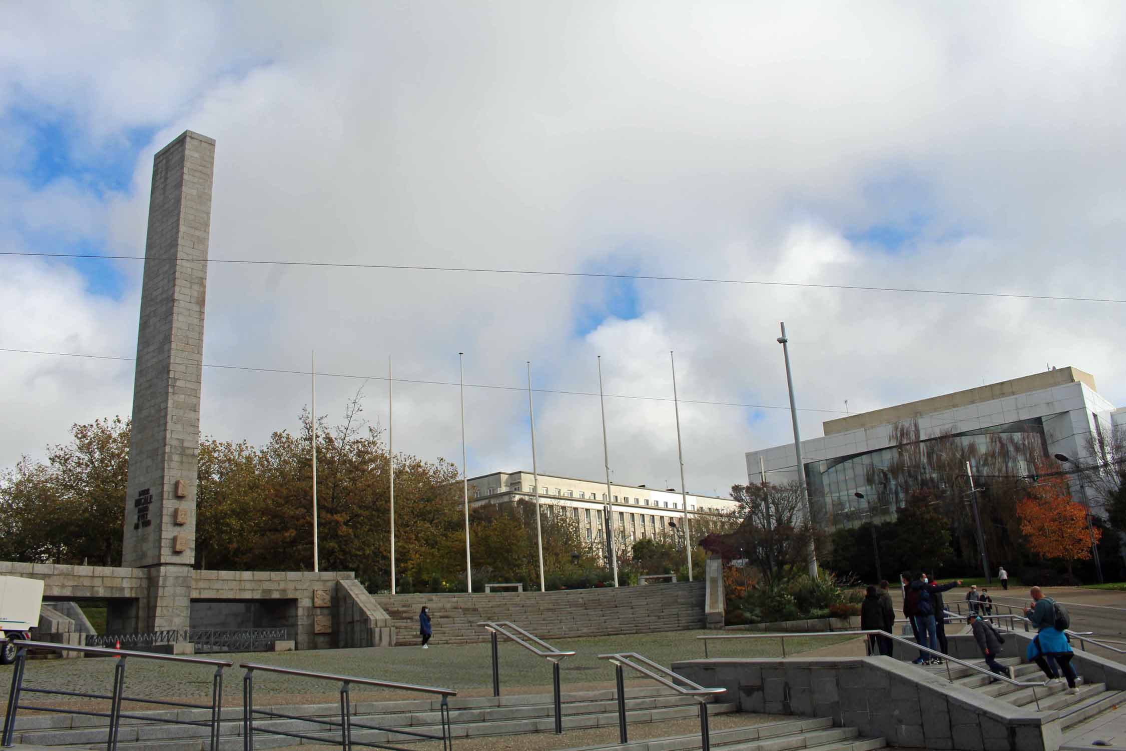 Brest, place de la Liberté, monument aux morts