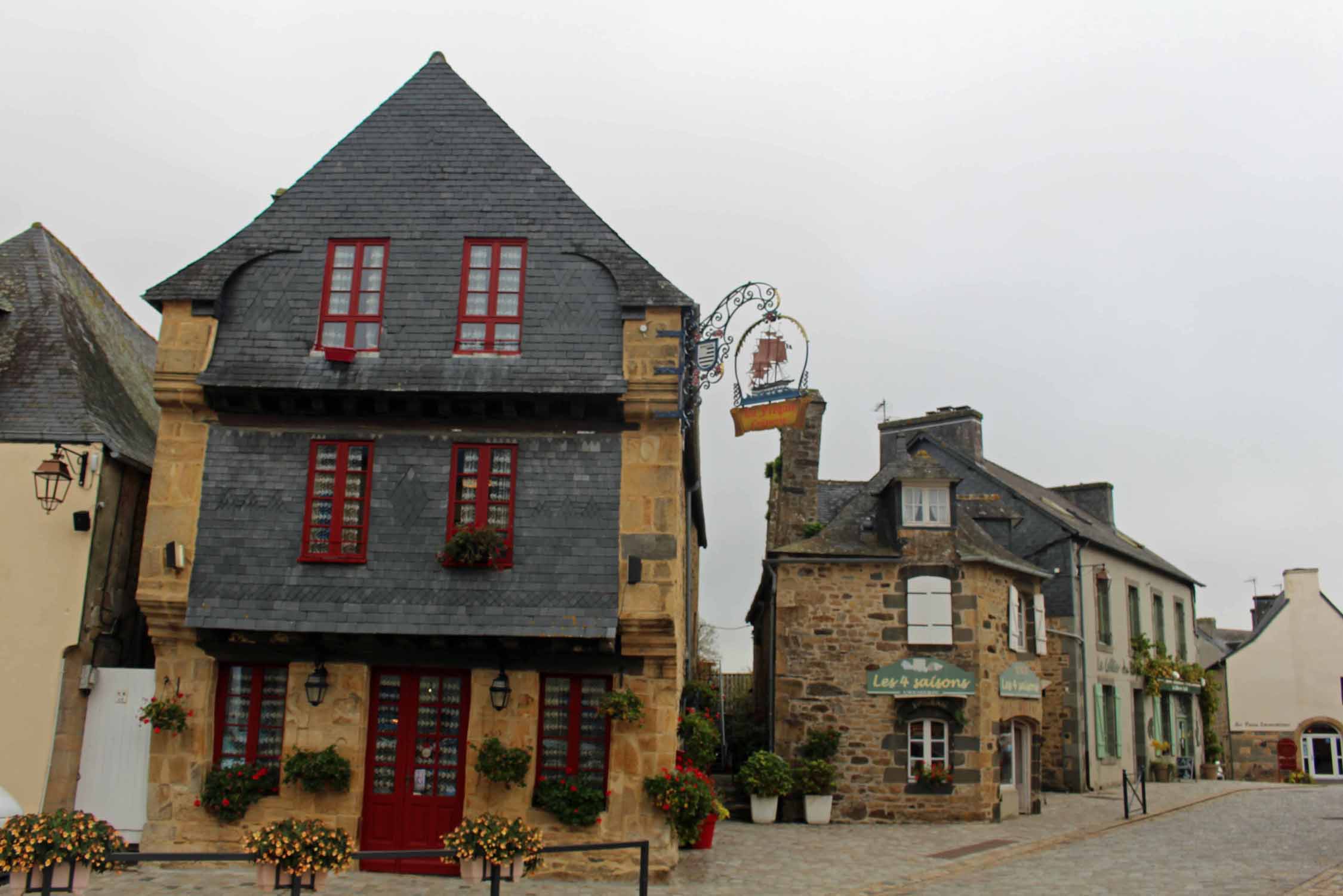 Le Faou, maison à pan de bois, place aux Foires