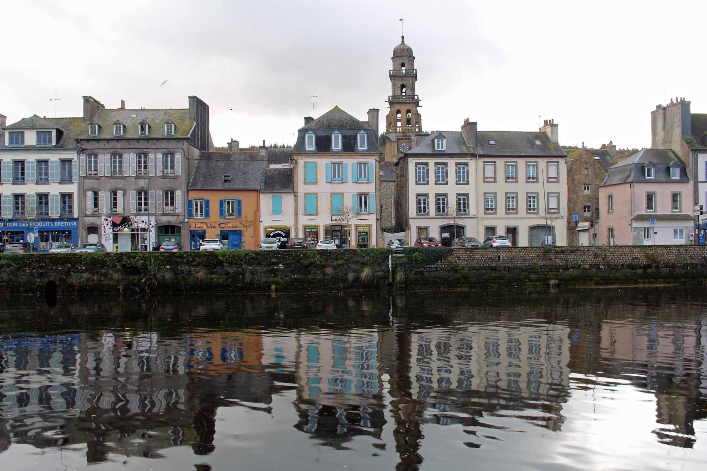 Landerneau, maisons au bord de l'Elorn