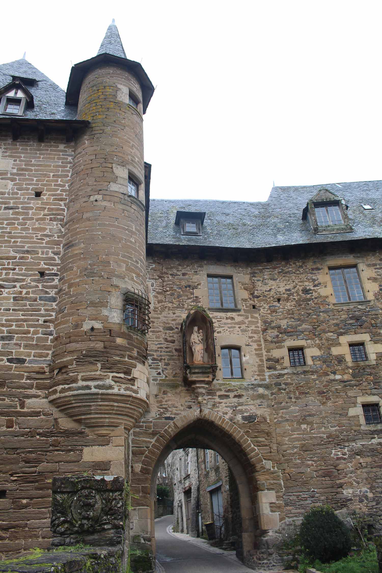 Uzerche, porte, château Bécharie