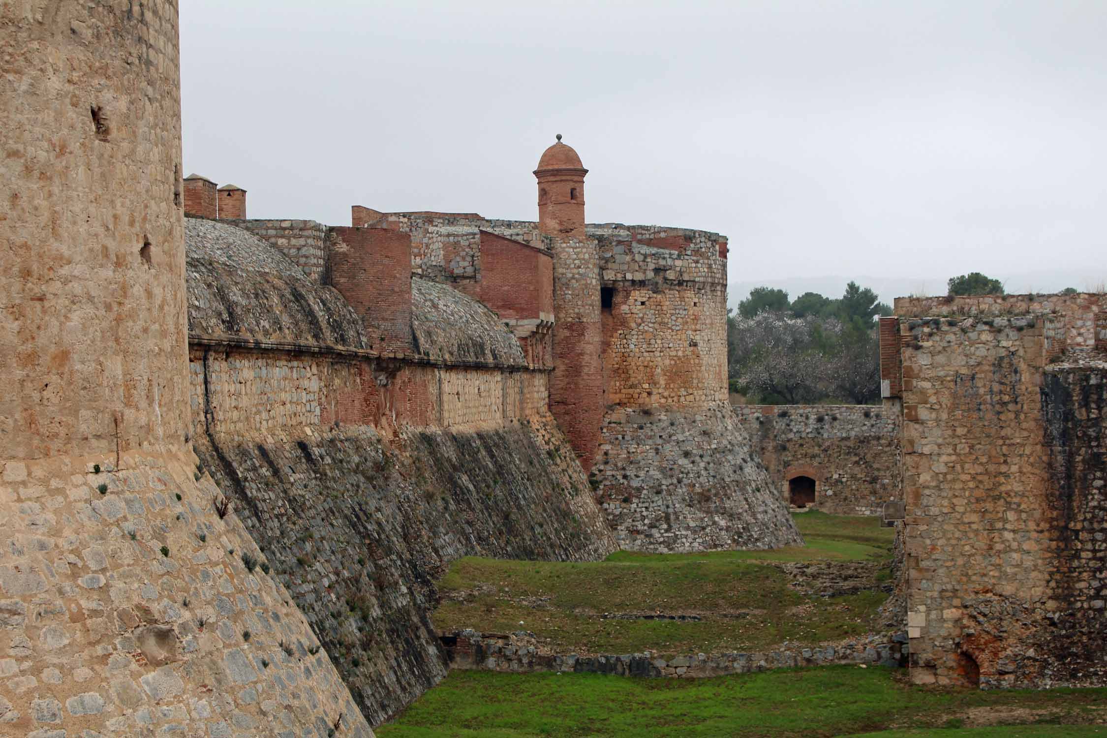 Fort de Salses, douves