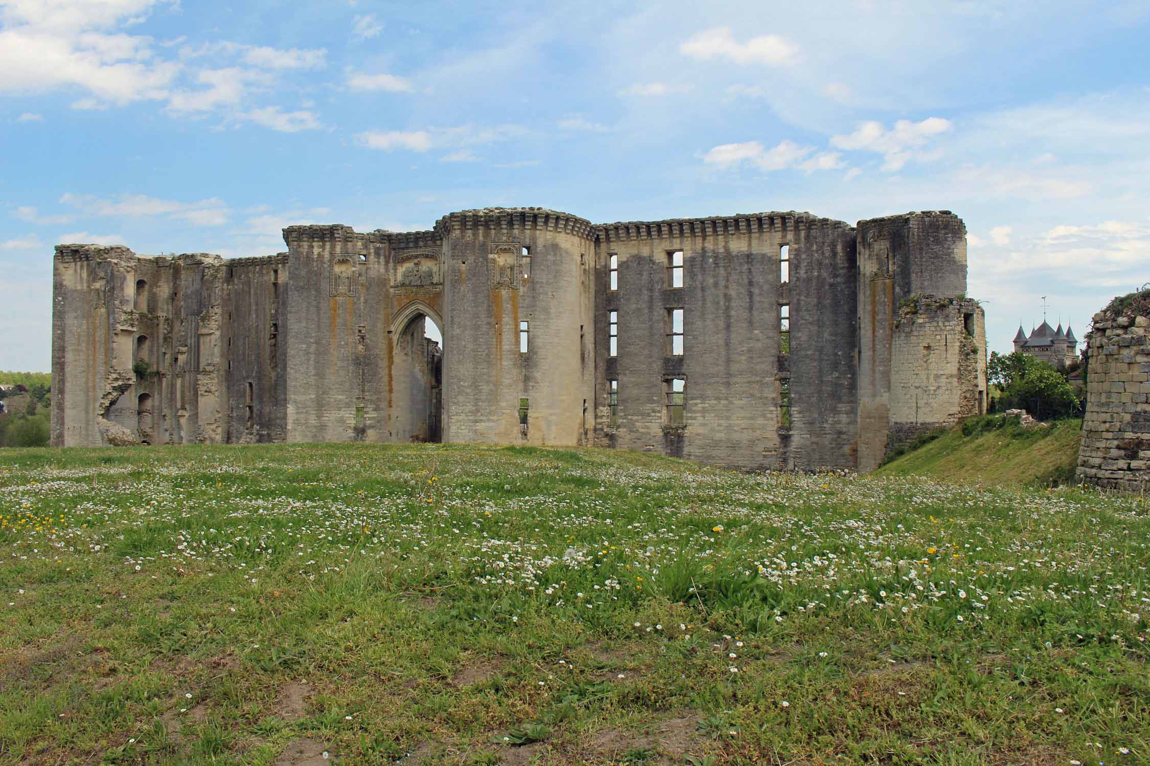 La Ferté Milon, château, ruines façade