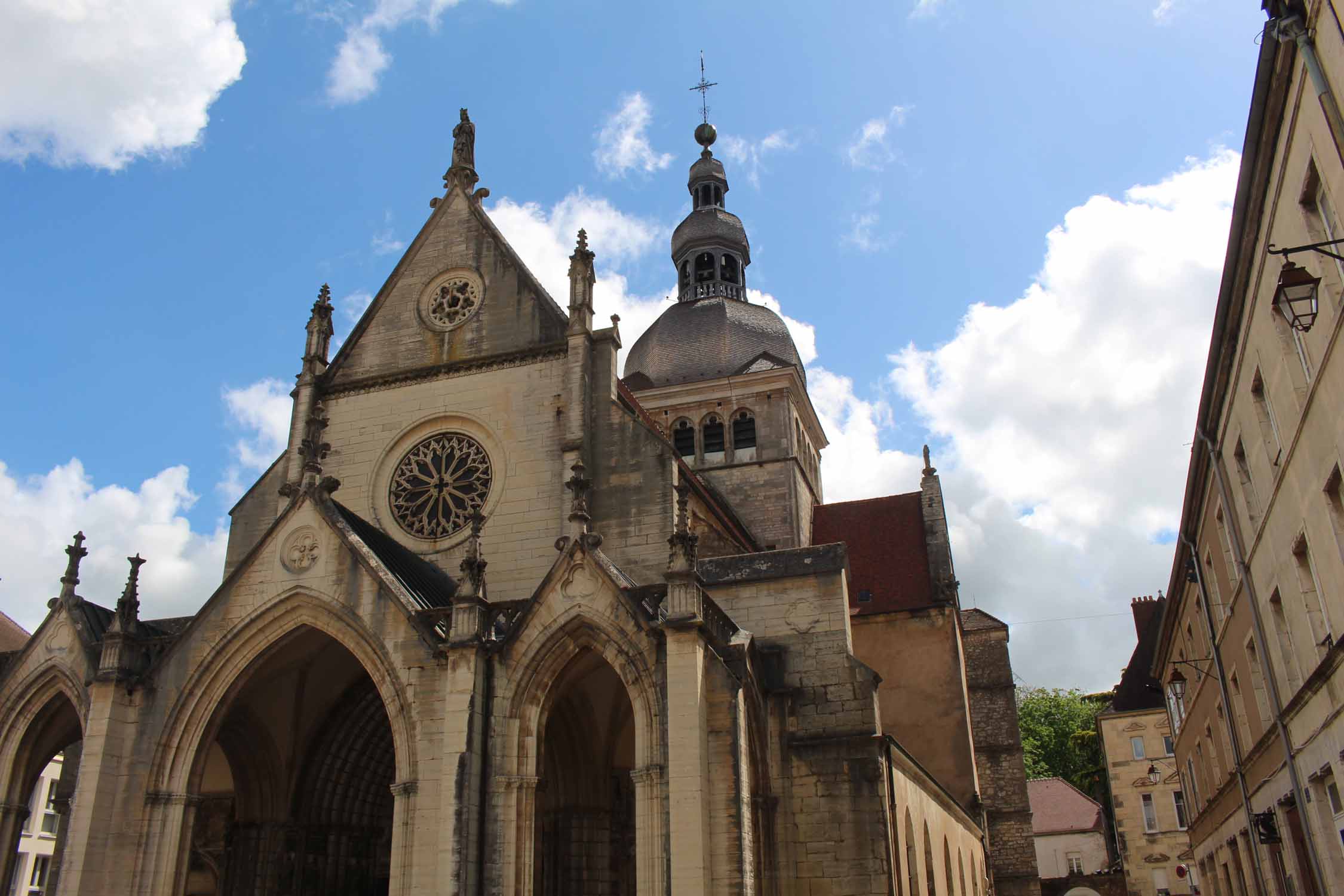 Gray, basilique Notre-Dame