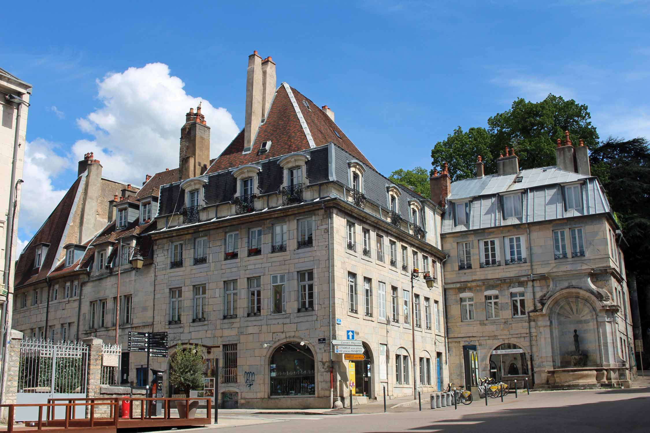 Besançon, place Victor Hugo