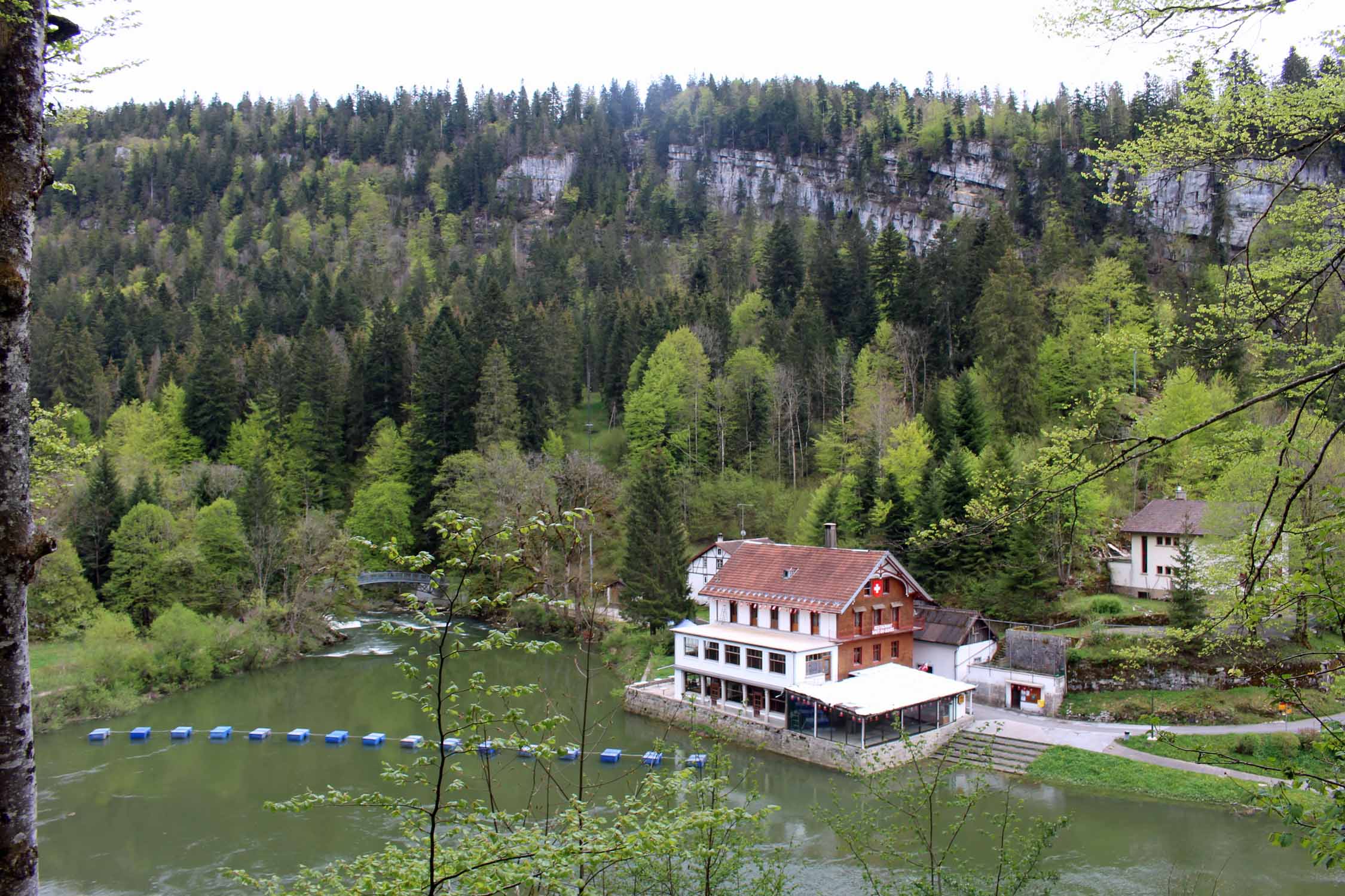 Saut du Doubs, chalet suisse