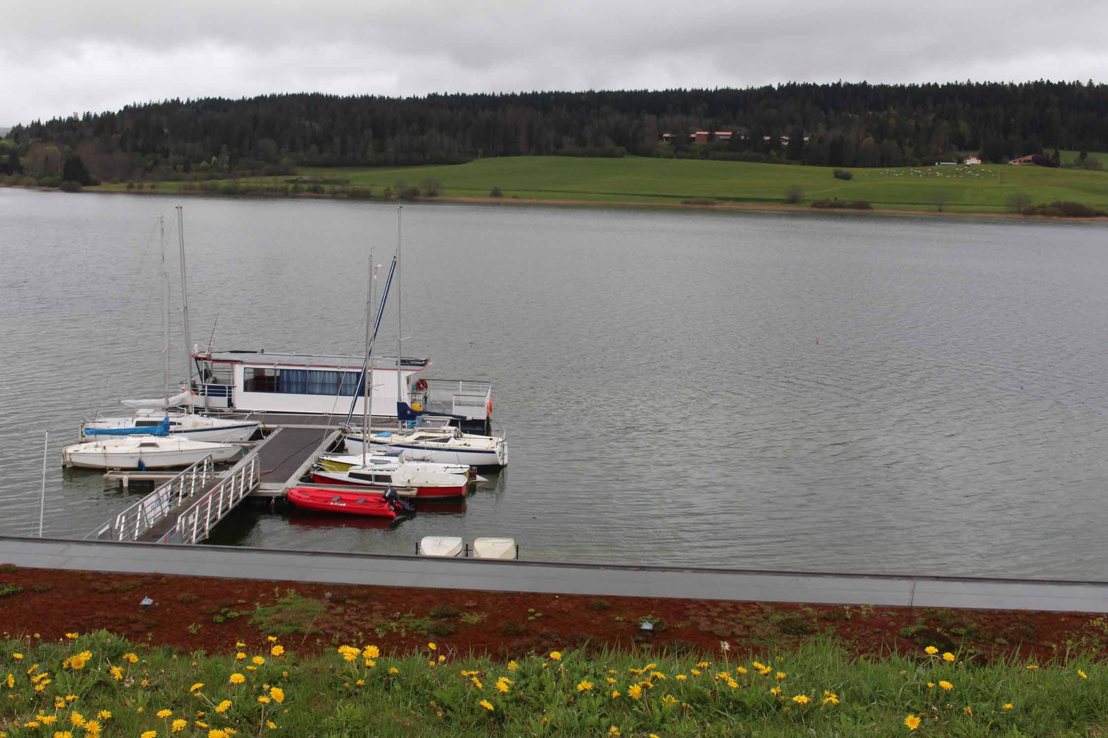 Jura, lac de Saint-Point, bateaux