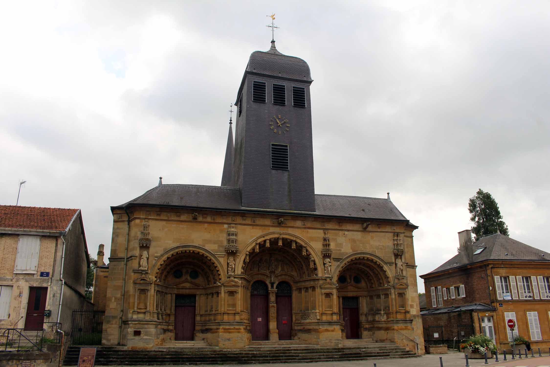 Vouziers, église Saint-Maurille