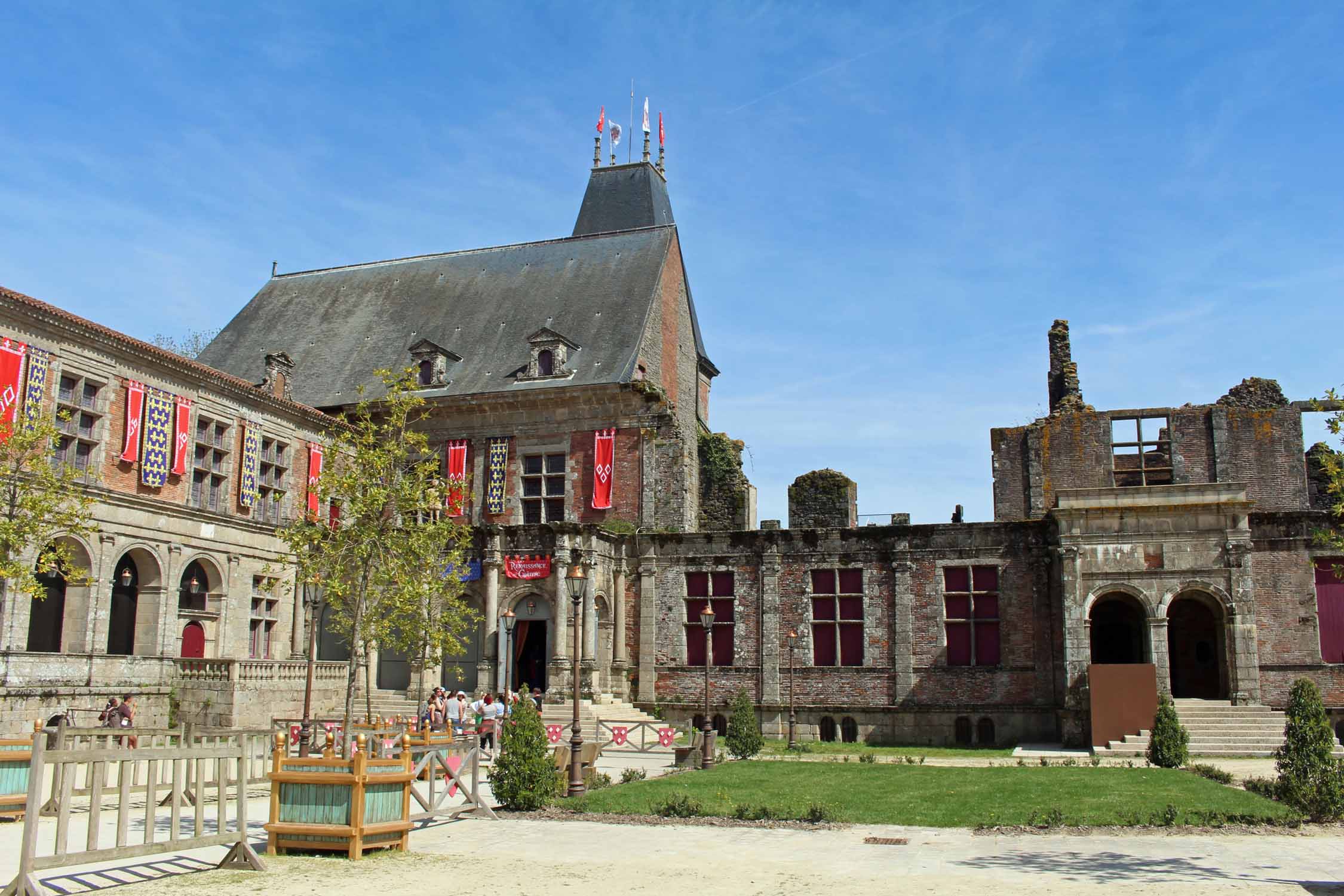 Puy du Fou, la Renaissance du château