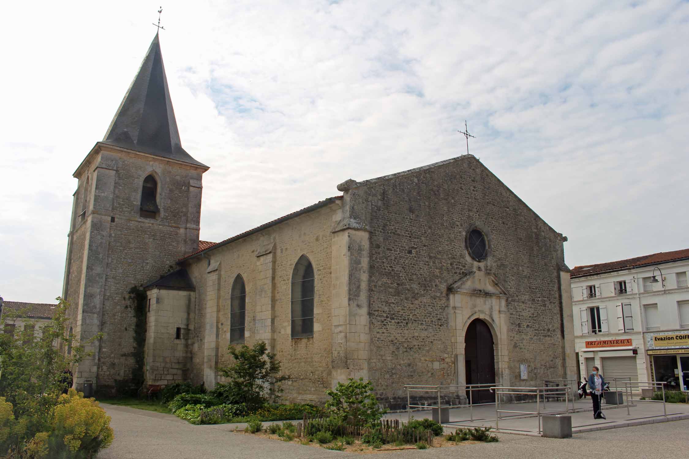 Saujon, église Saint-Jjean-Baptiste