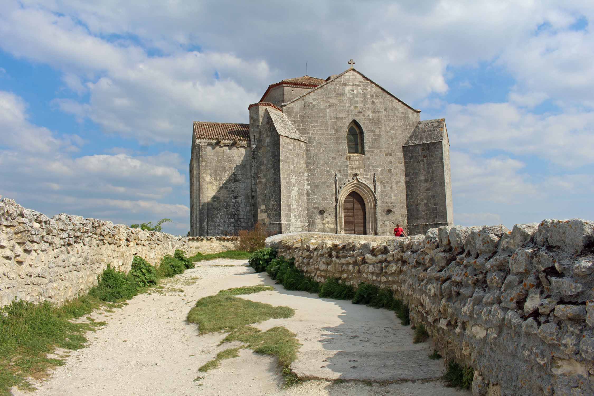 Talmont-sur-Gironde, église romane Sainte-Radegonde