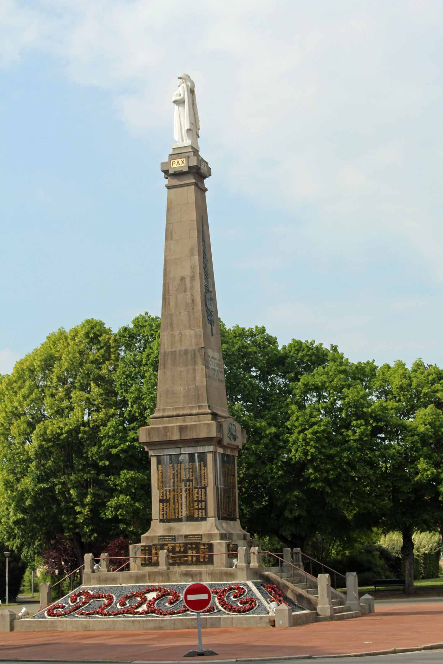 Rochefort, monument aux morts
