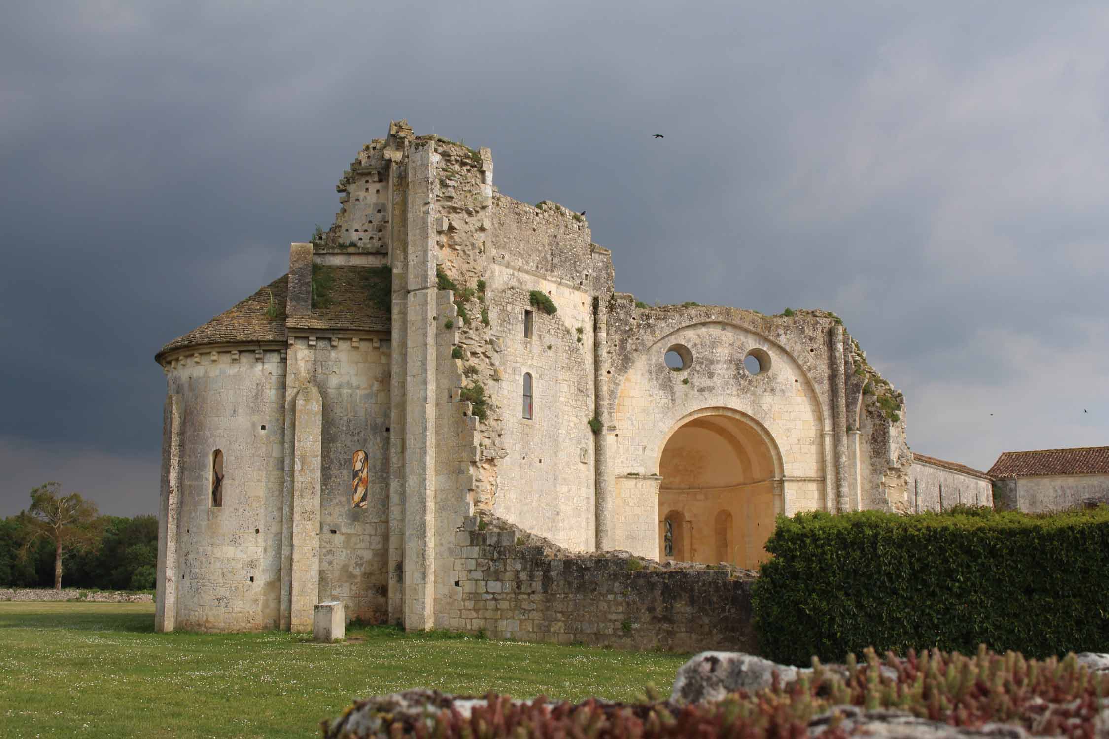 Abbaye de Trizay