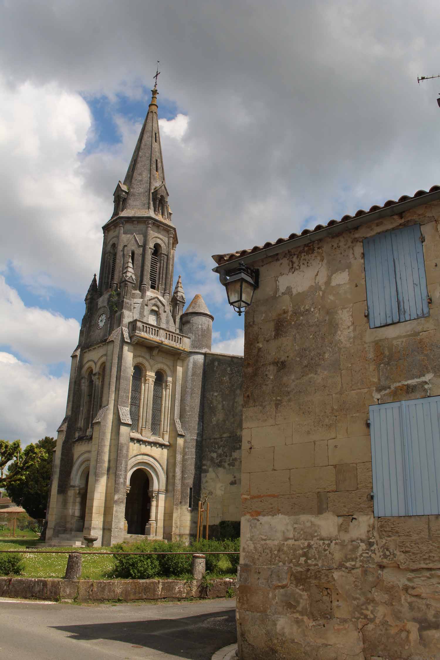 Saint-Dizant-du-Gua, église Saint-Michel