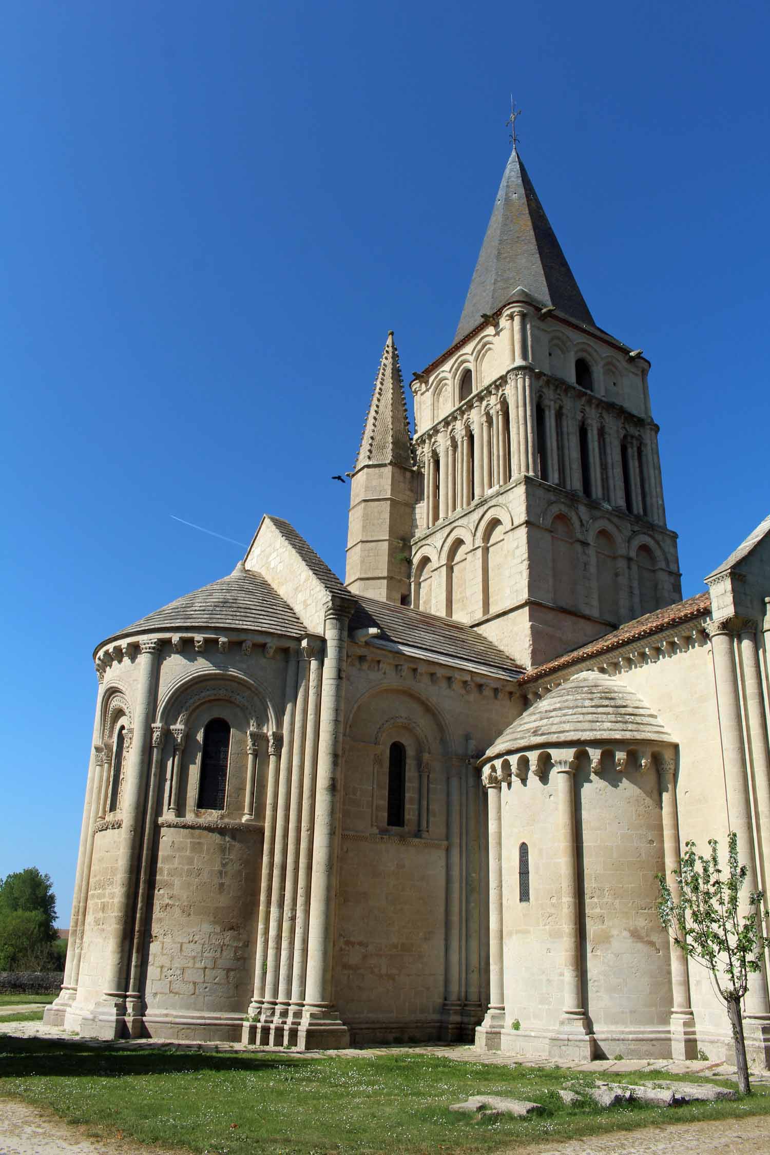 Aulnay, église Saint-Pierre