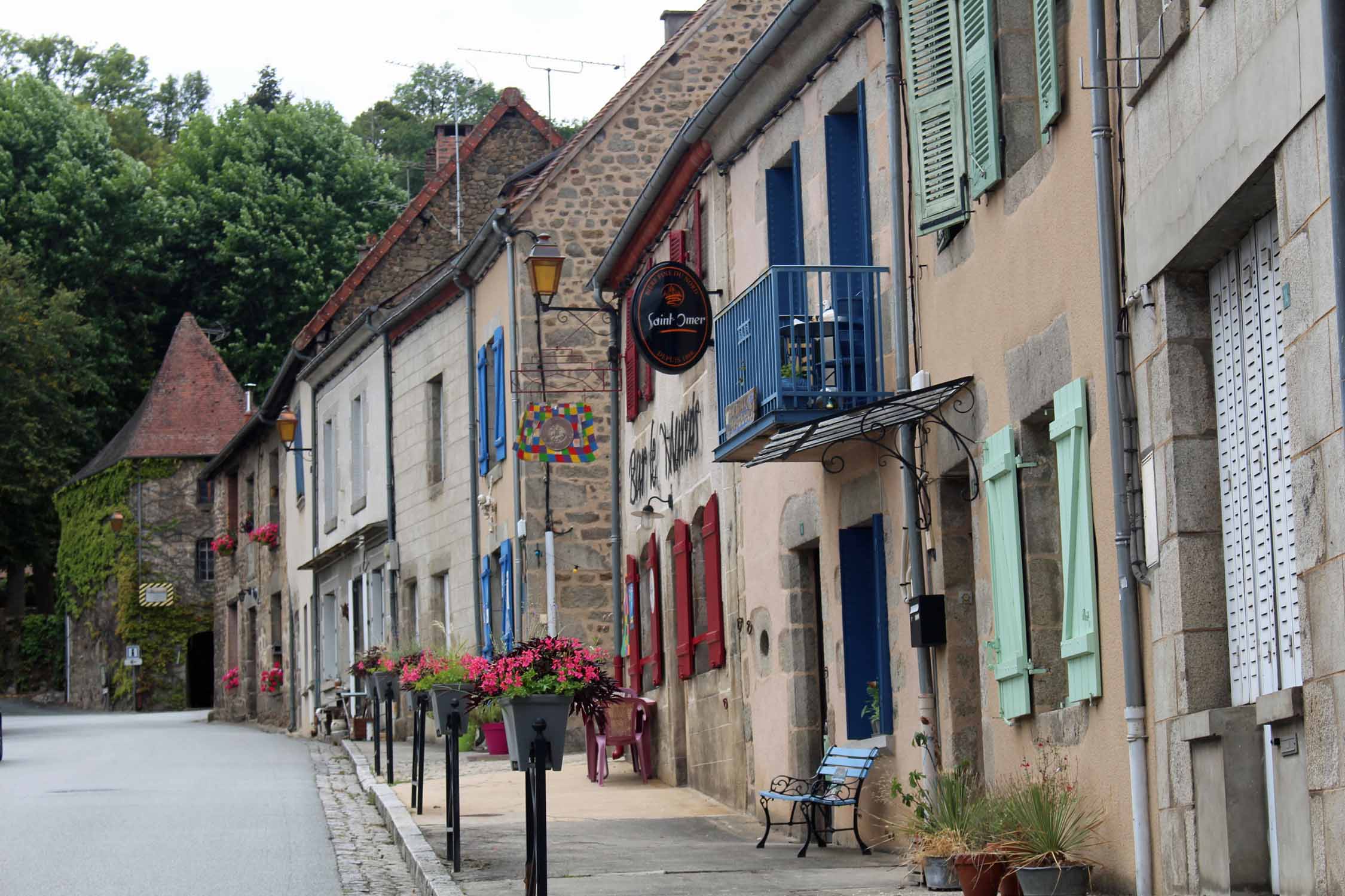 Moutier d'Ahun, façades maisons