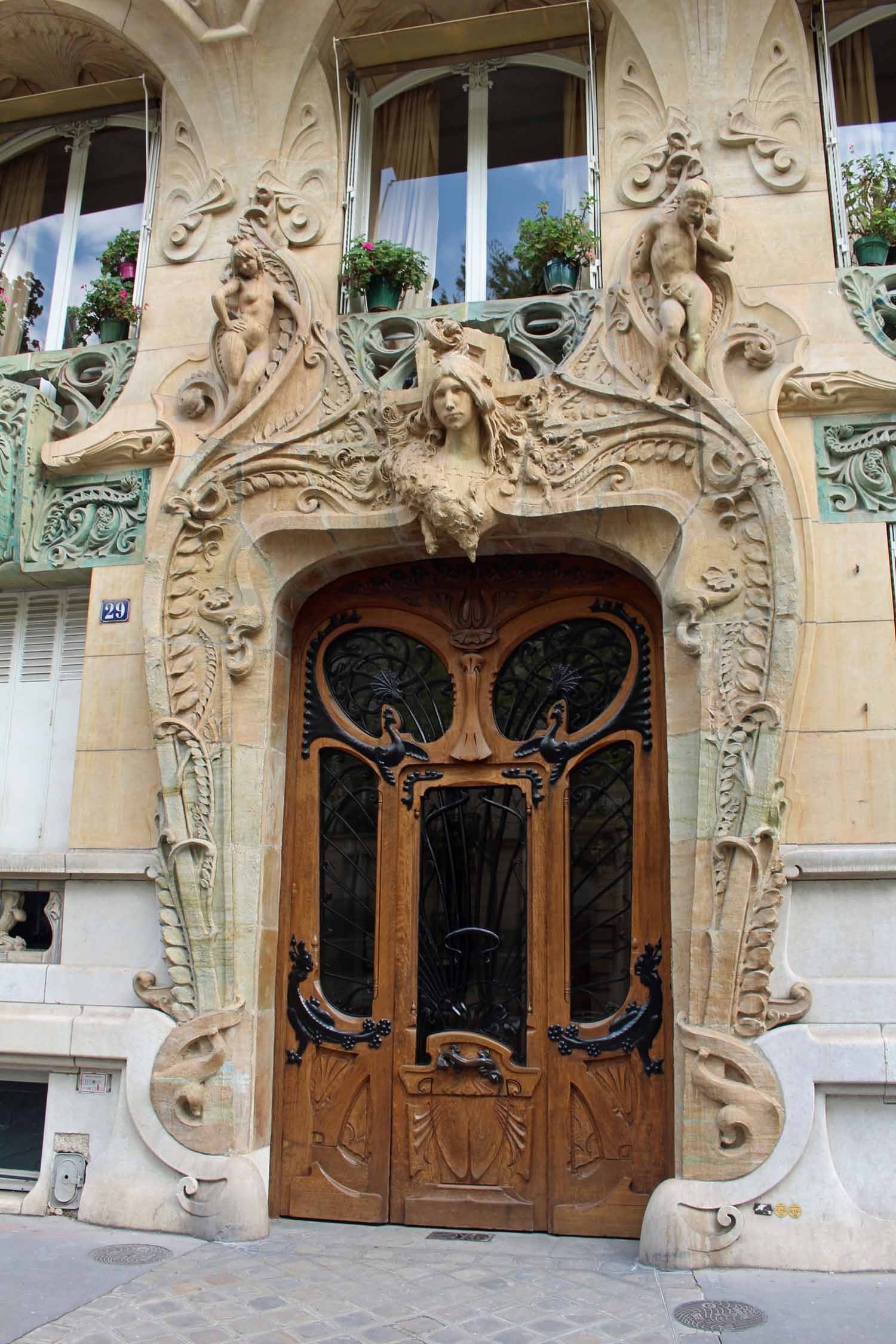 Paris, immeuble Lavirotte, porte