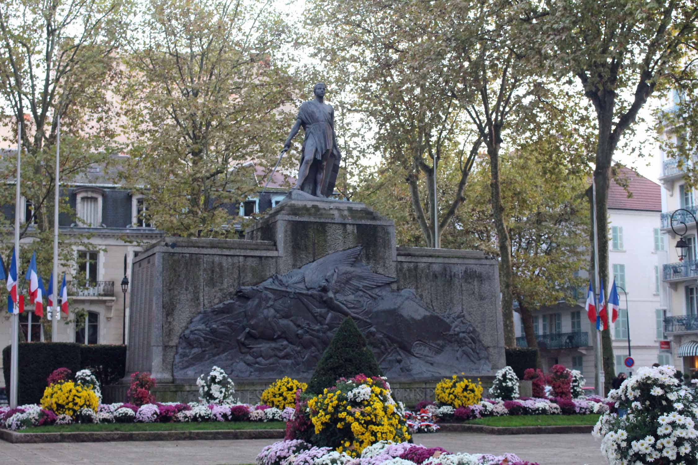 Vichy, monuments aux morts