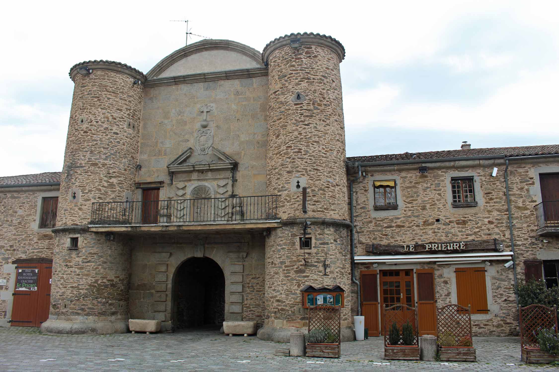 Sainte-Croix-en-Jarez, chartreuse, porte