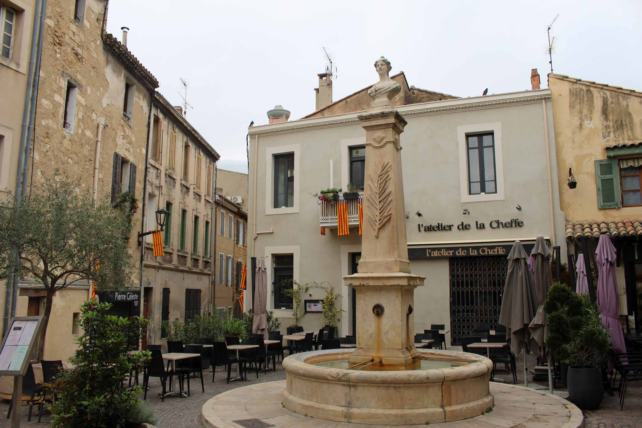 Salon-de-Provence, place de la Révolution