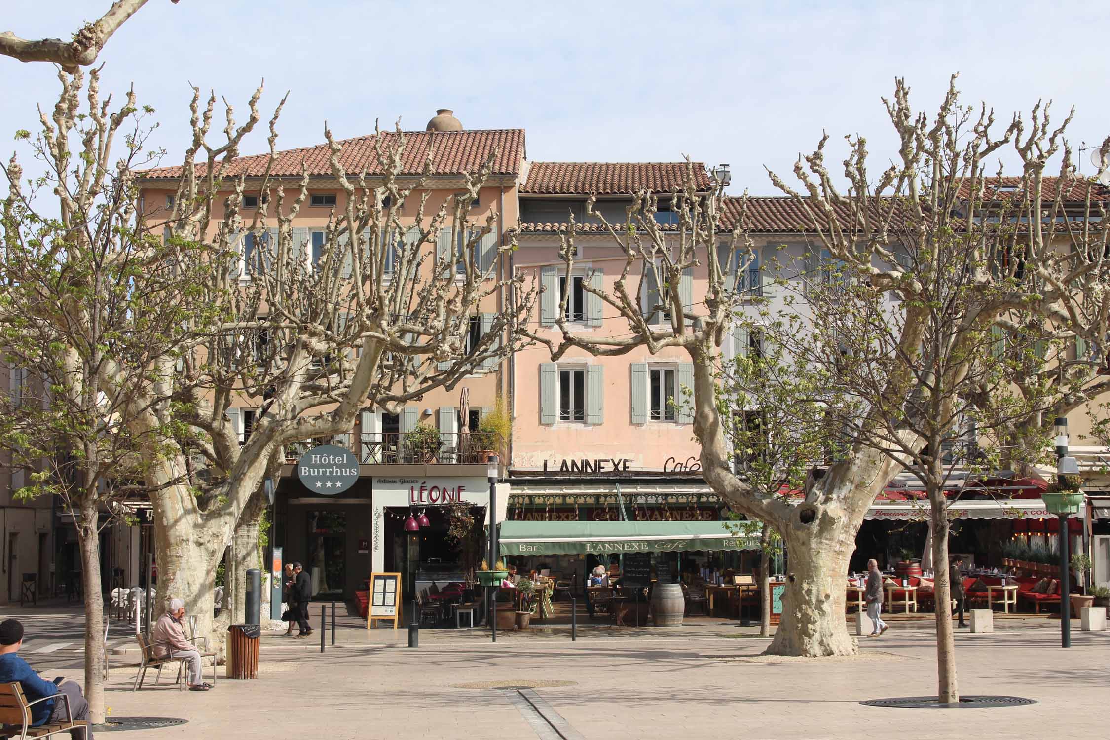 Vaison-la-Romaine, place Montfort