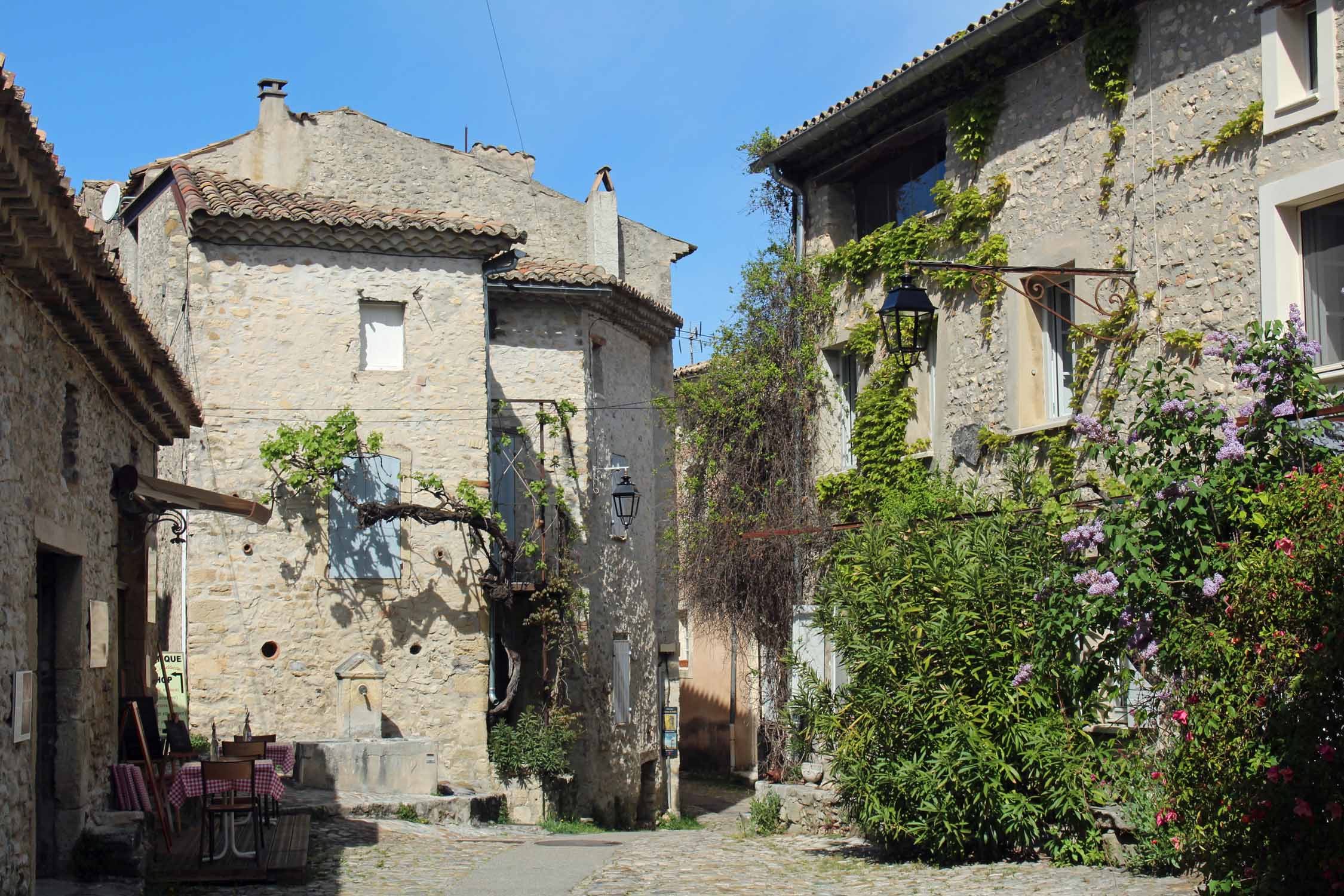 Vaison-la-Romaine, ruelles