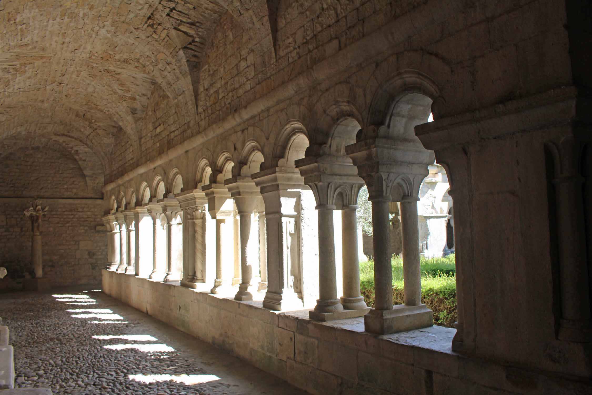 Vaison-la-Romaine, cloître, Notre-Dame-de-Nazareth